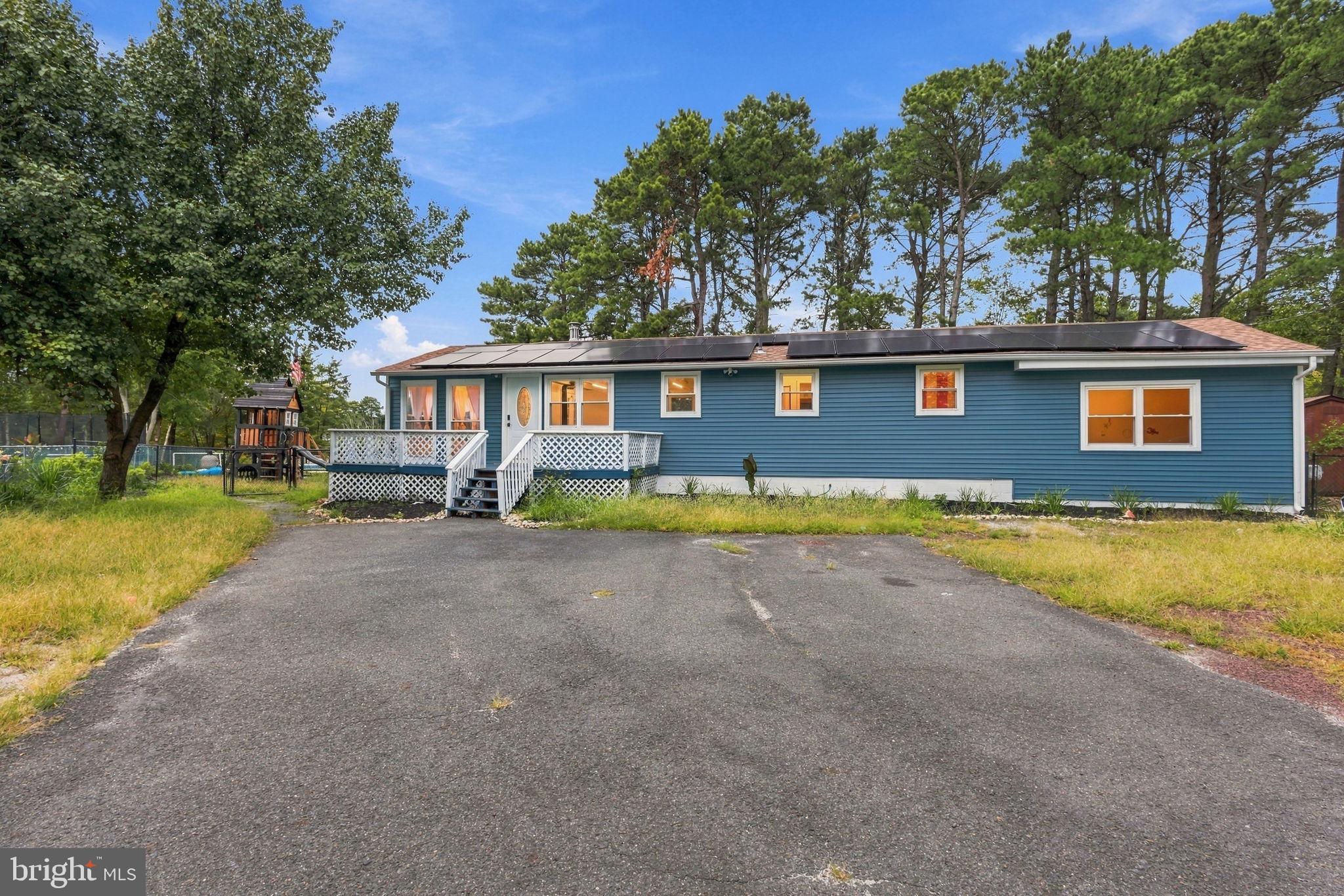 6 SHORE CIRCLE