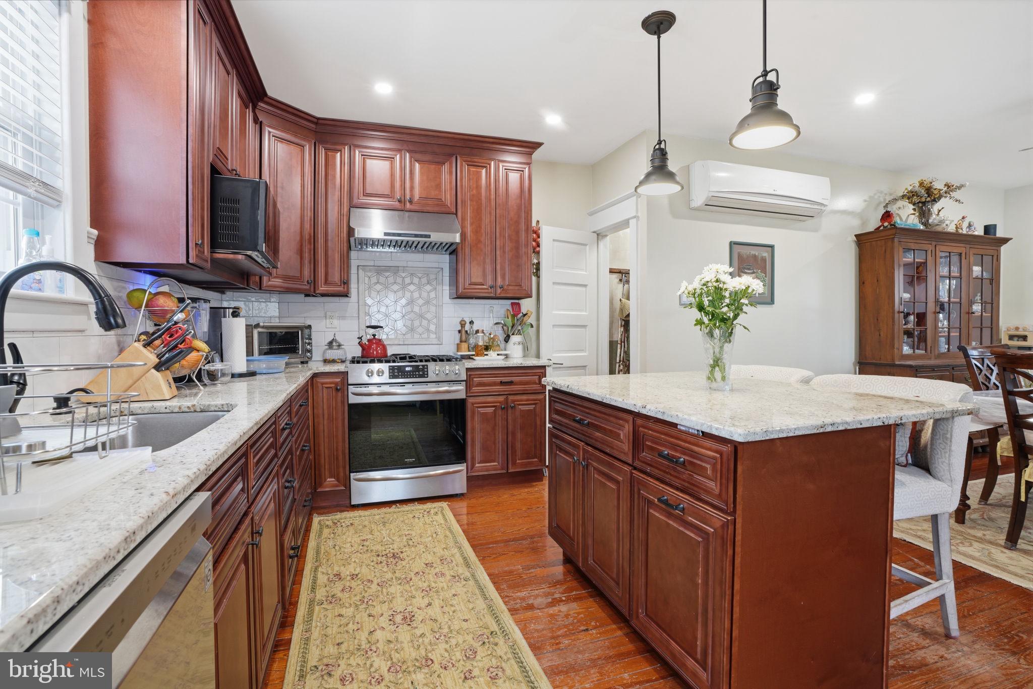 SOMERTON - Residential