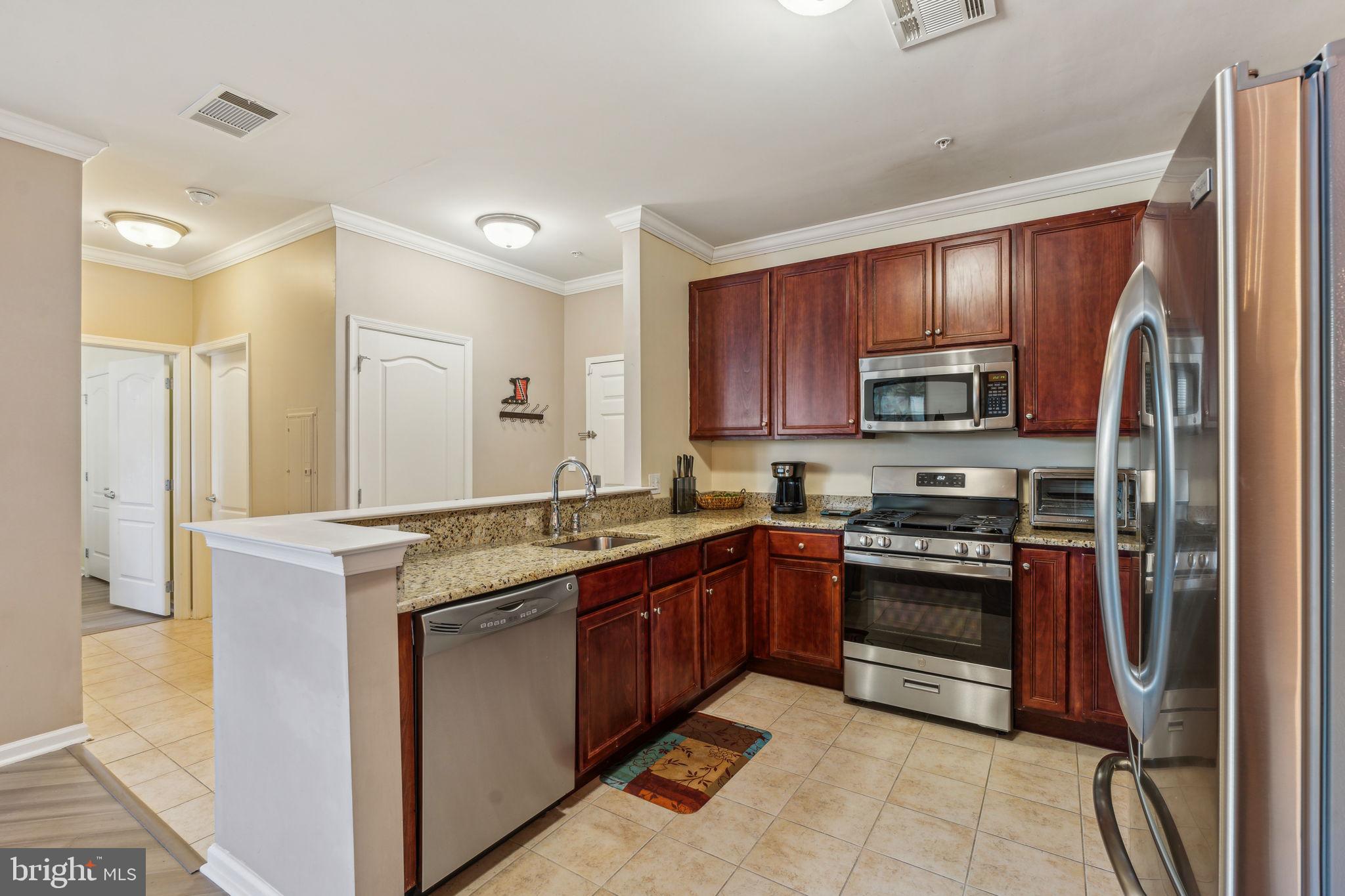 THE GRANDE AT RIVERVIEW - Residential