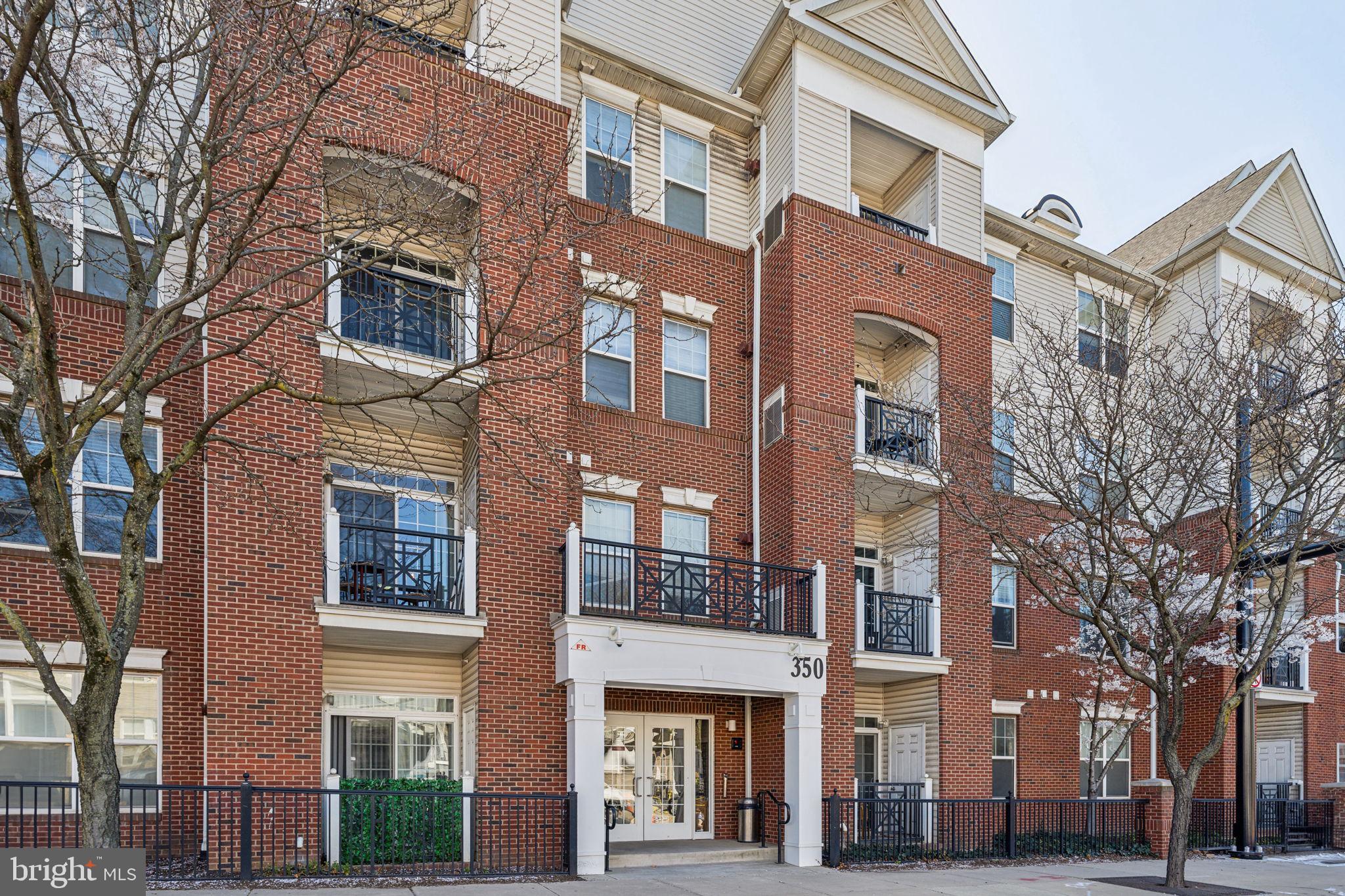 THE GRANDE AT RIVERVIEW - Residential