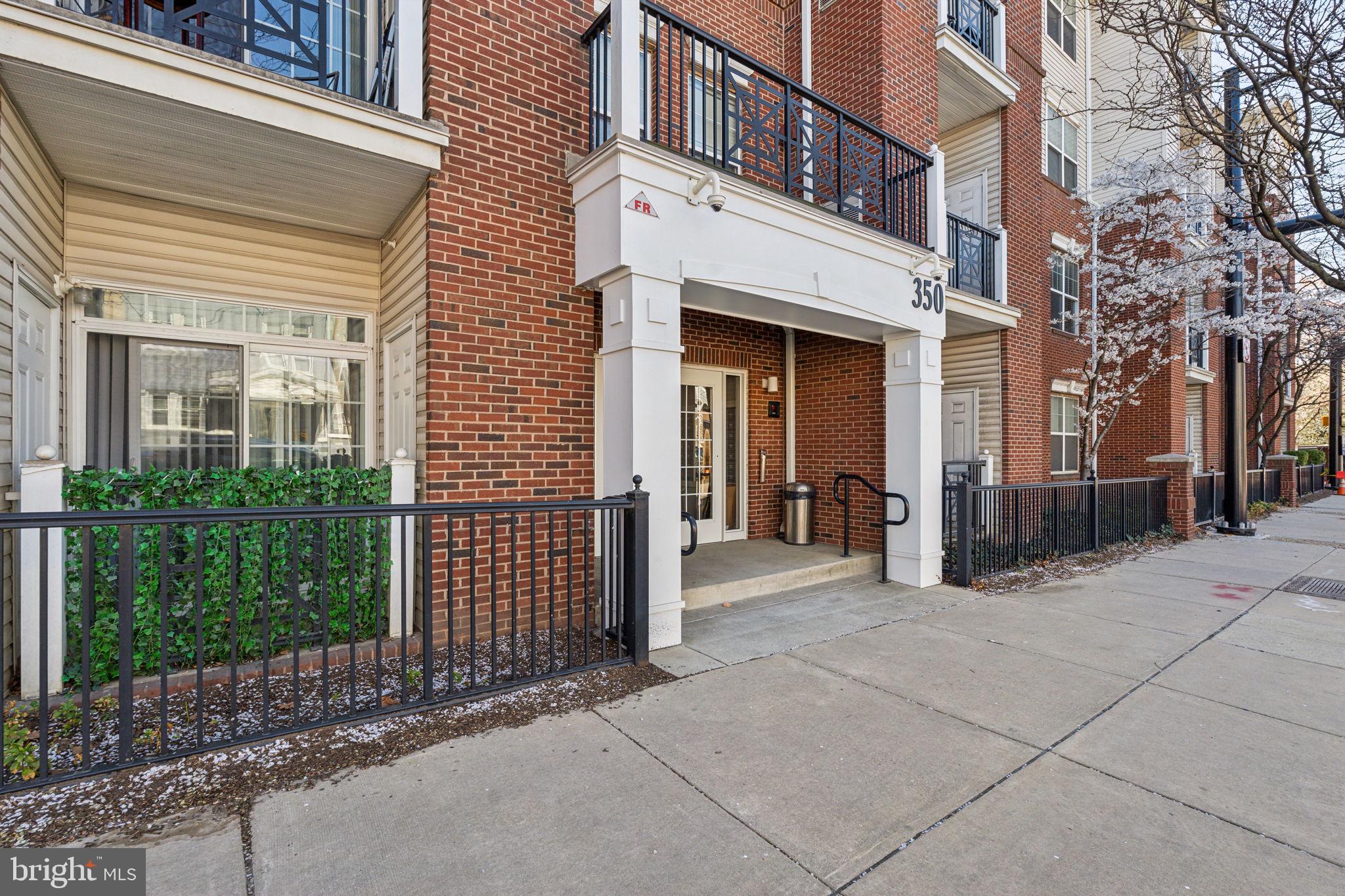 THE GRANDE AT RIVERVIEW - Residential