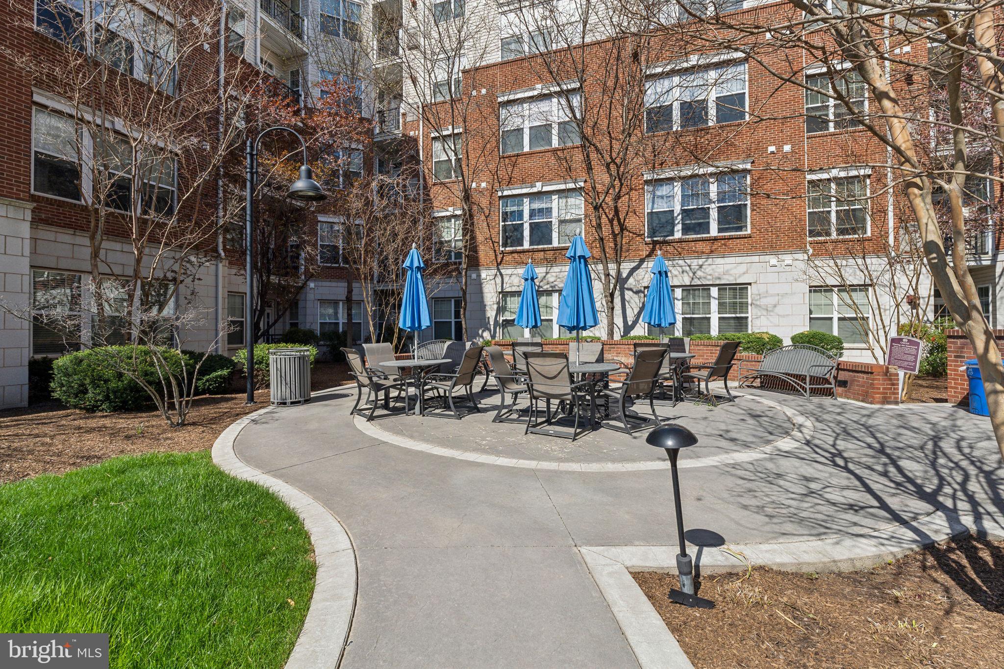 THE GRANDE AT RIVERVIEW - Residential