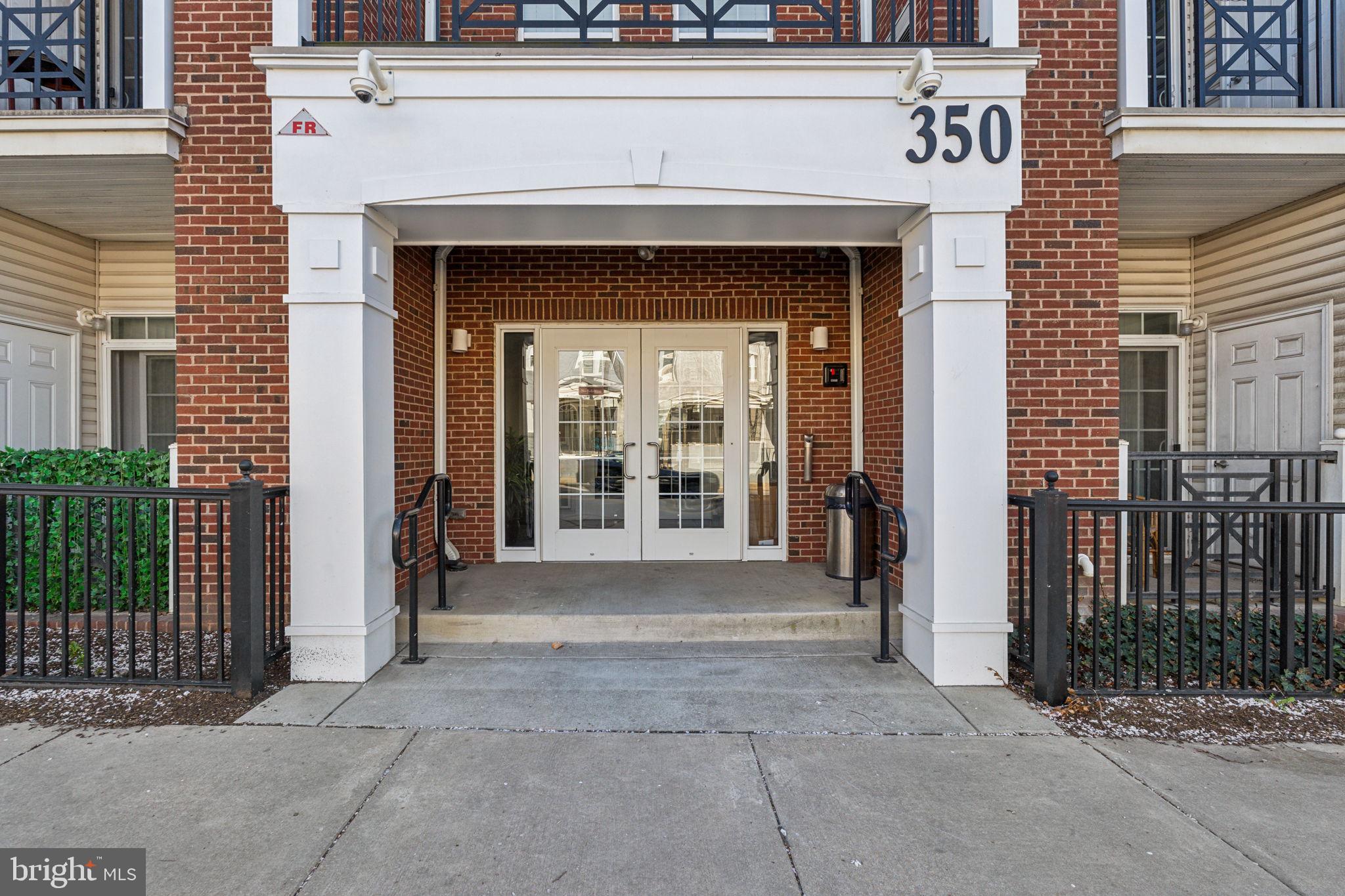 THE GRANDE AT RIVERVIEW - Residential