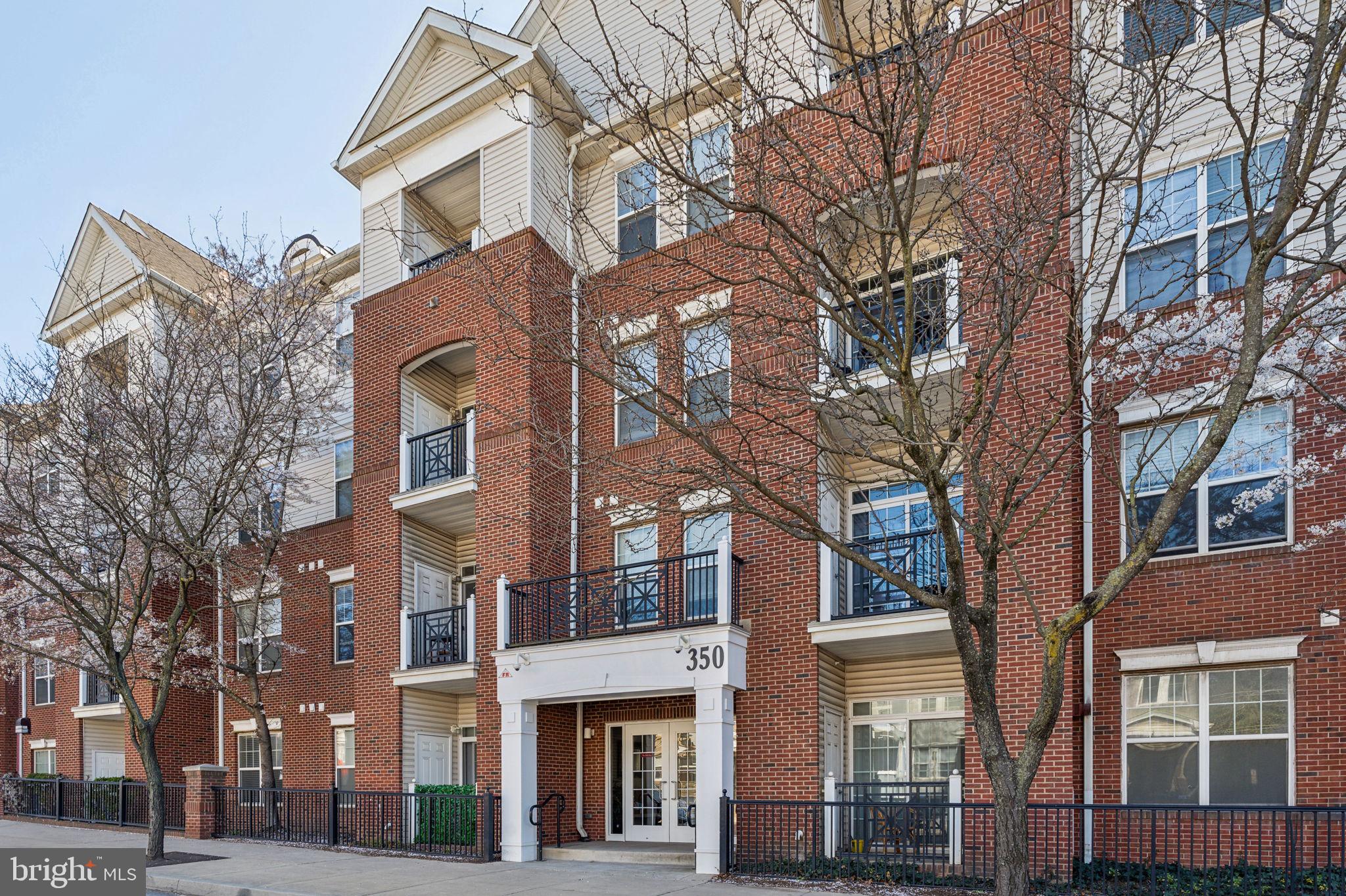 THE GRANDE AT RIVERVIEW - Residential