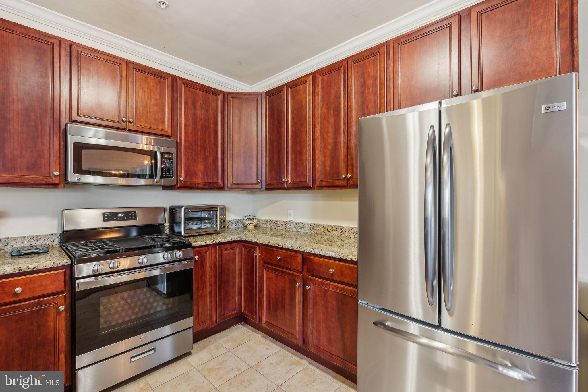 THE GRANDE AT RIVERVIEW - Residential