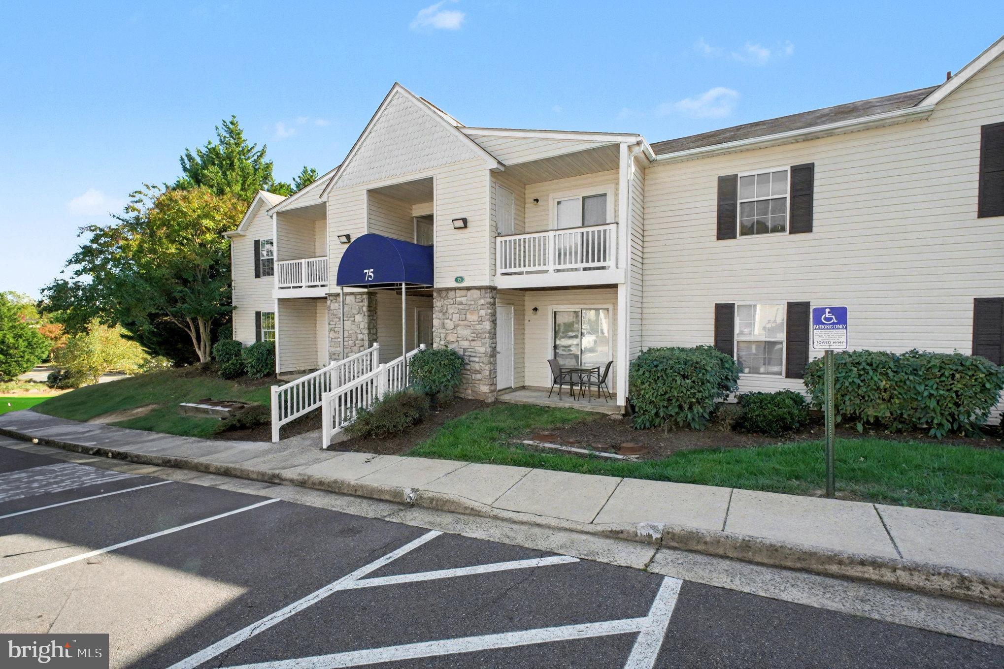 CARRIAGE POINTE AT AQUIA - Residential Lease