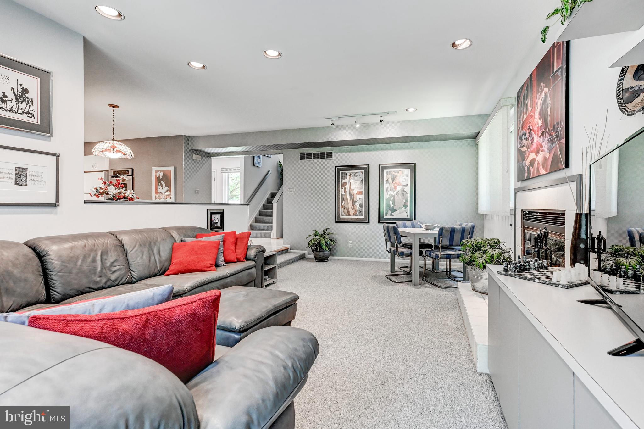 VELVET HILLS SOUTH - Residential