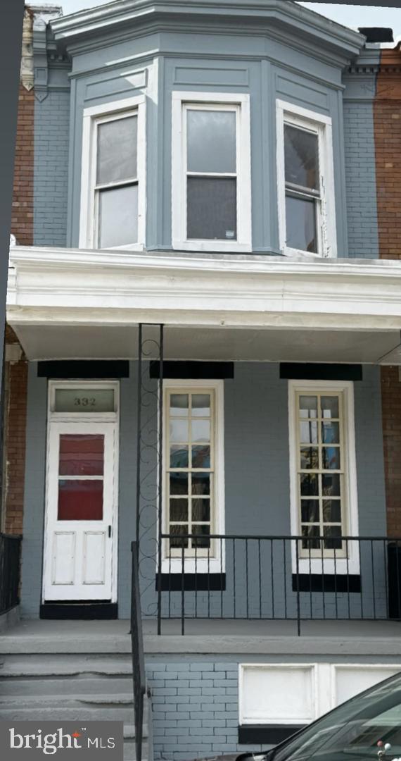 Spacious 3-bedroom, 1.5-bath rental in Baltimore. Features hardwood floors, bright living spaces, and a convenient location near public transportation, parks, and schools. Perfect for comfortable living!