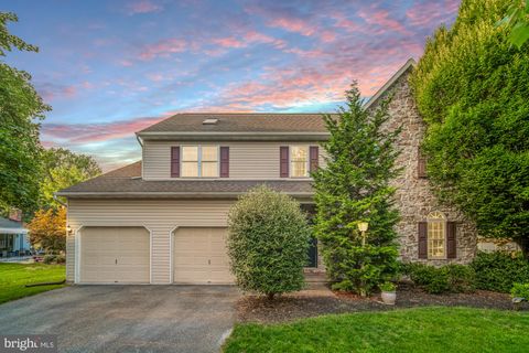 Photo of 727 Kenneth Drive, Mount Joy, PA 17552 (MLS # PALA2056060)