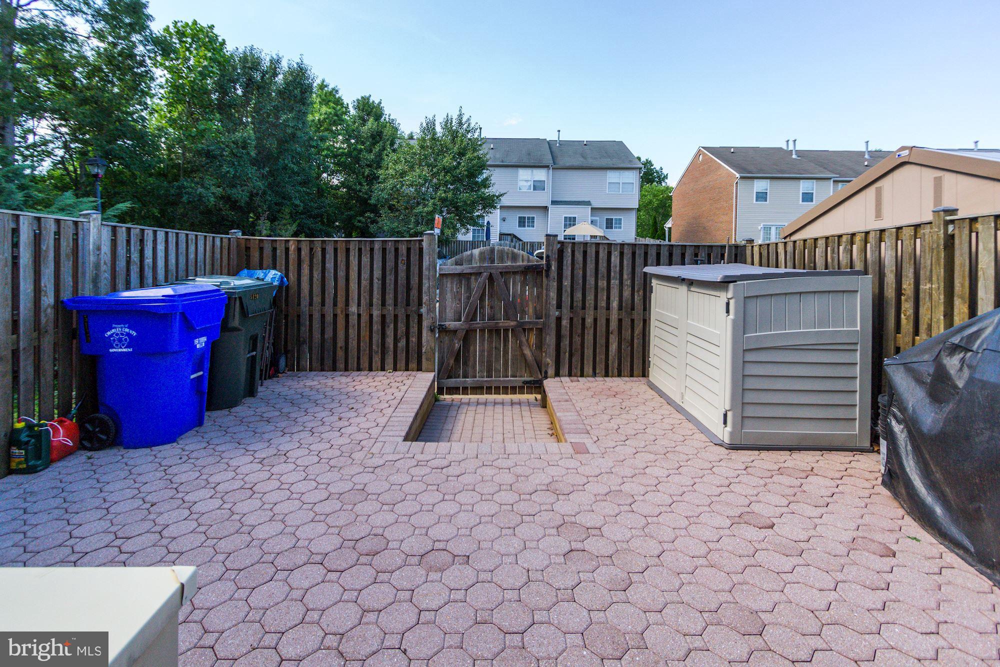 DORCHESTER - ST. CHARLES - Residential