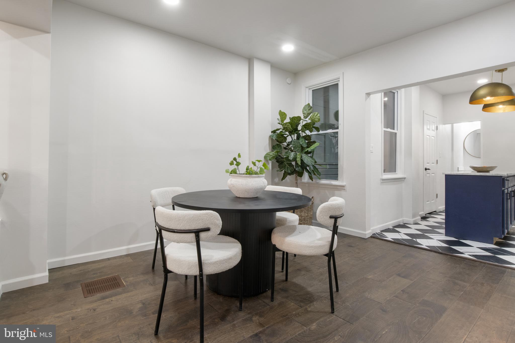 8TH WARD - Residential