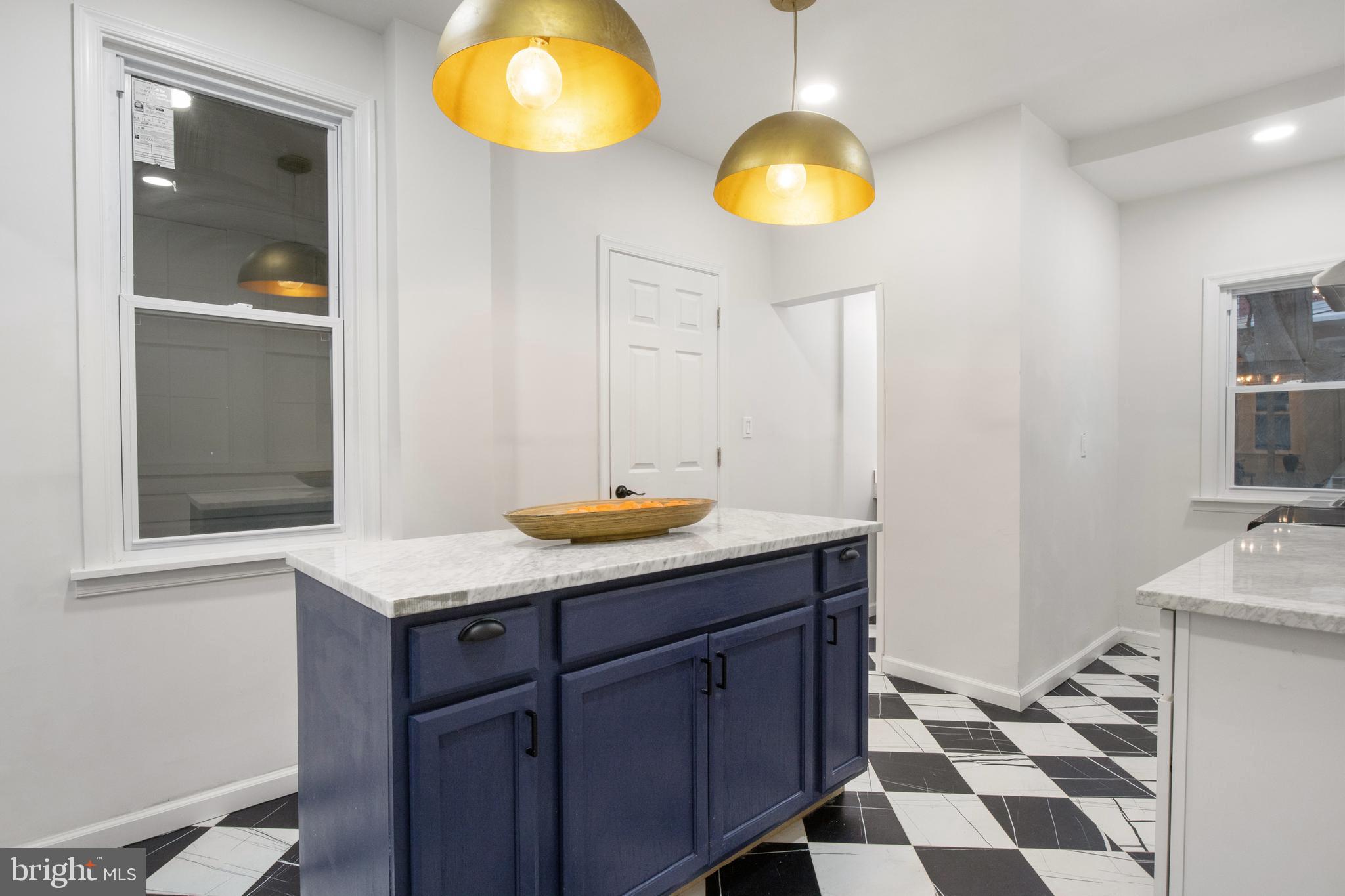 8TH WARD - Residential