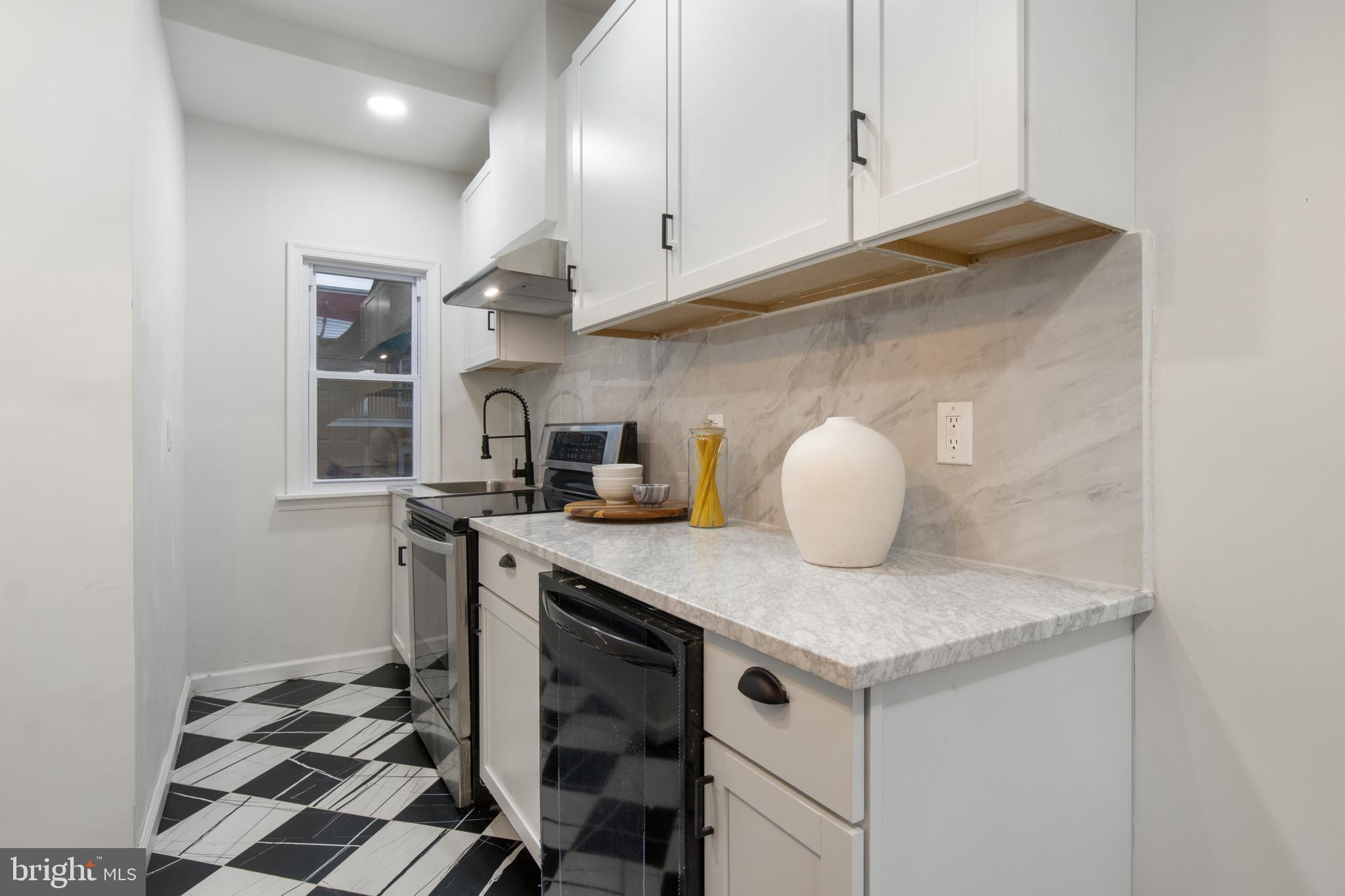 8TH WARD - Residential