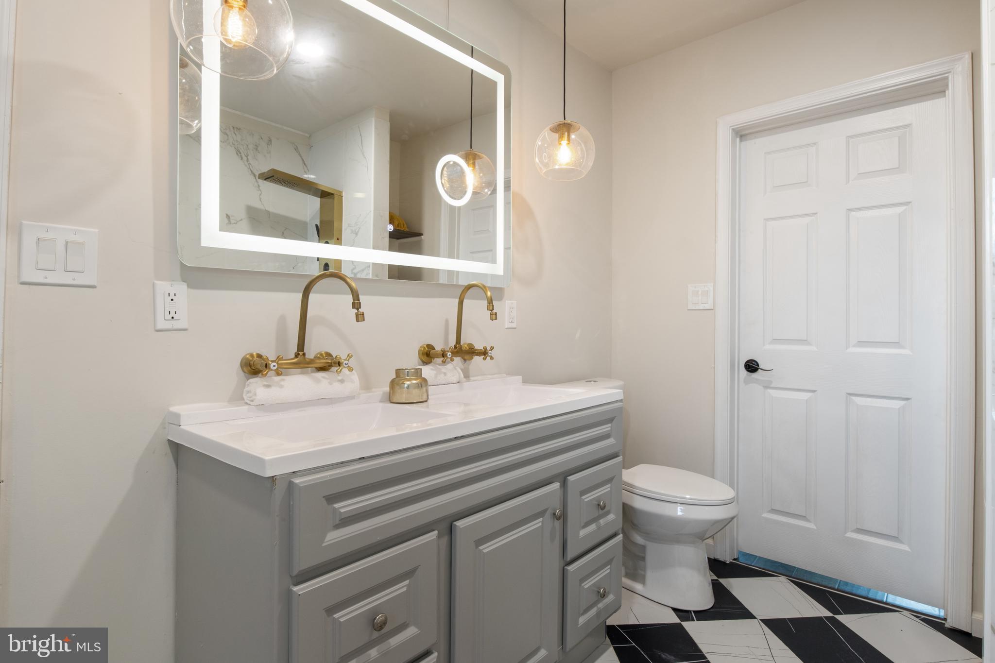 8TH WARD - Residential