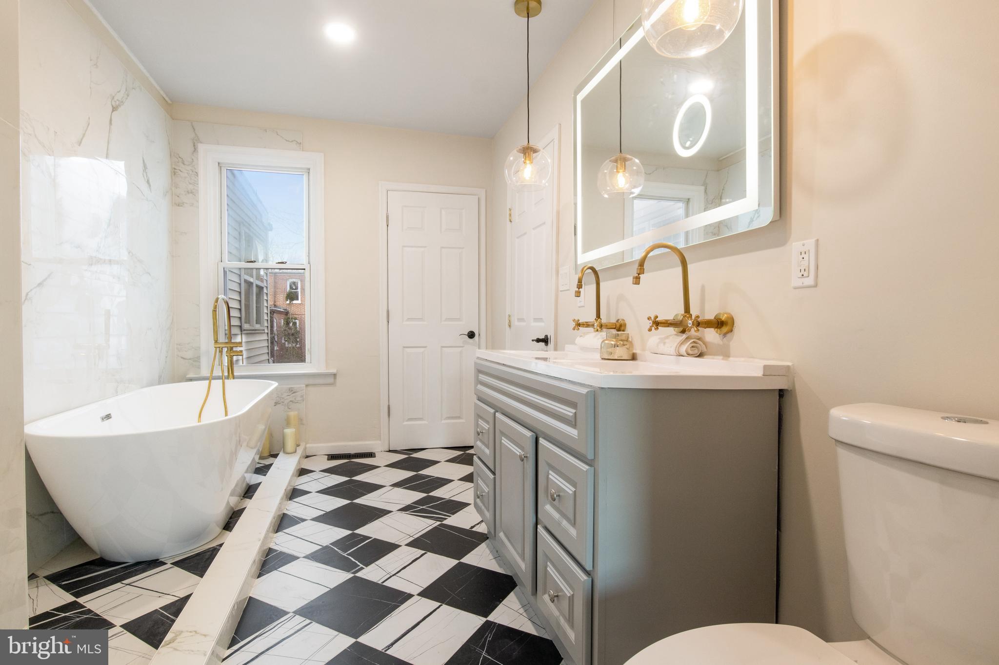 8TH WARD - Residential