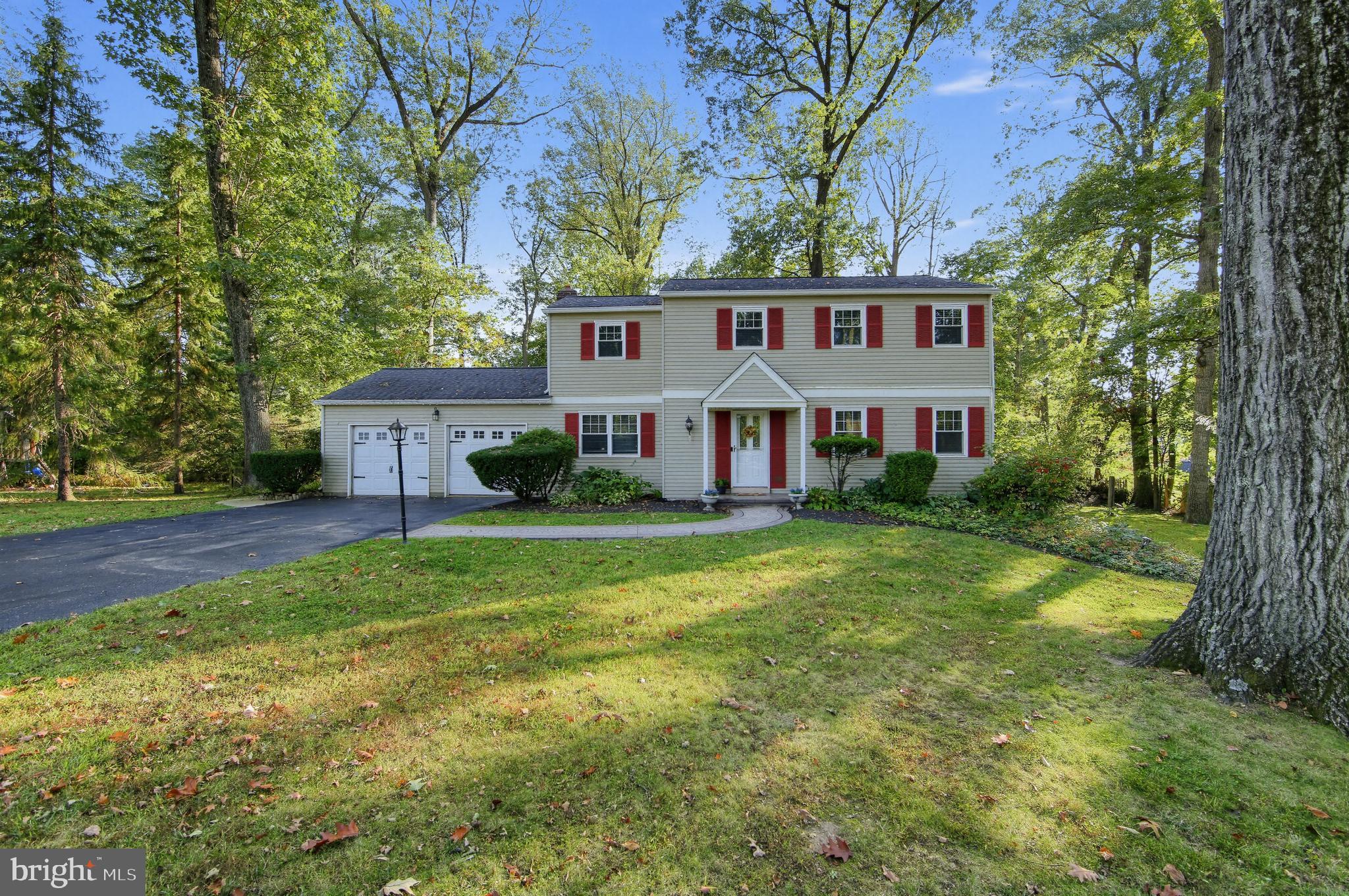 6 FOREST WAY