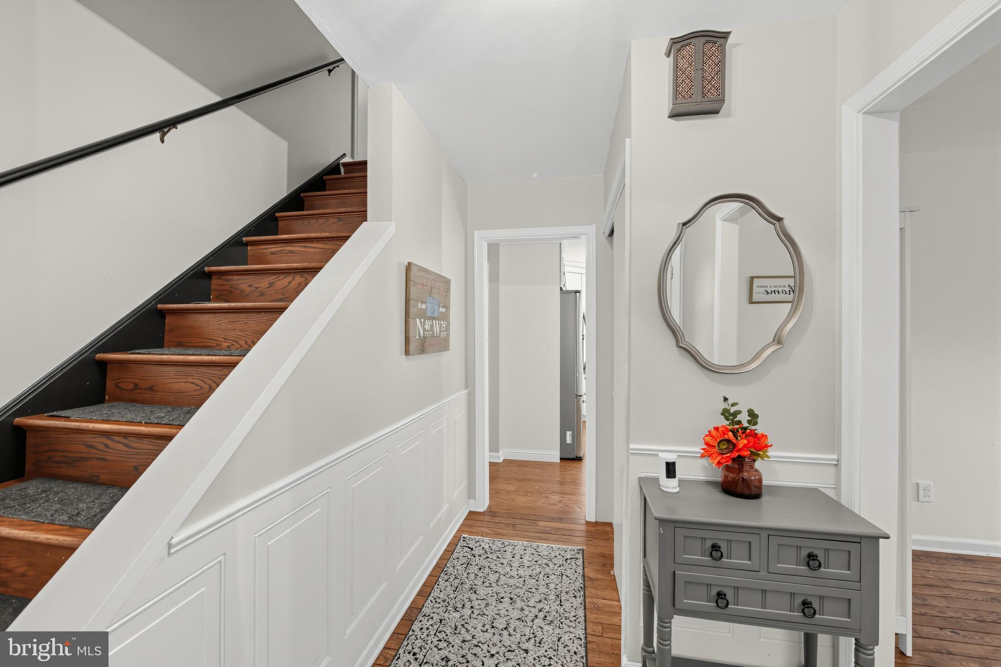 6 FOREST WAY