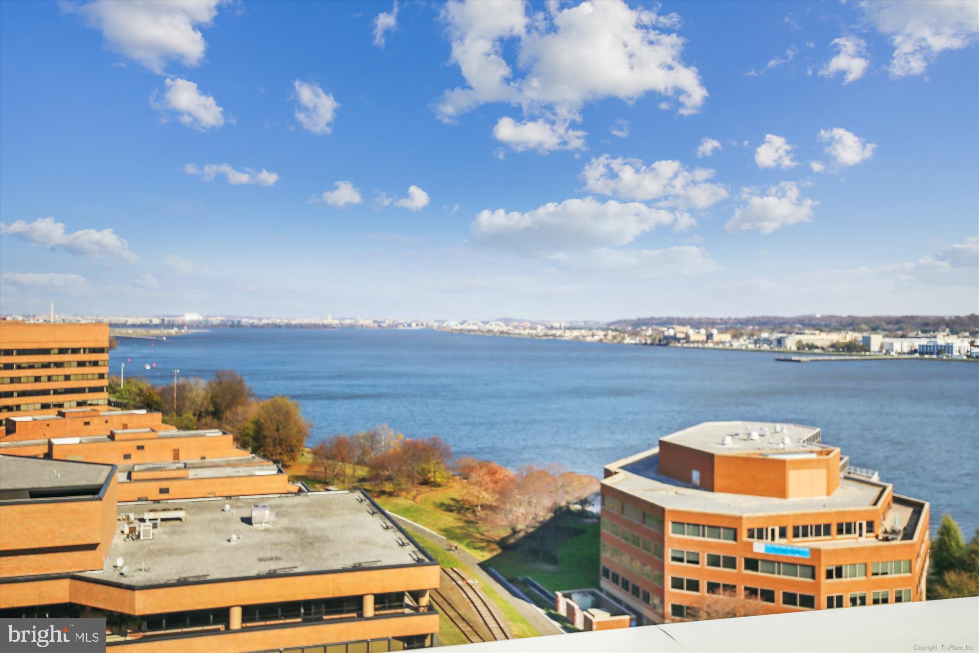 OLD TOWN NORTH - Residential