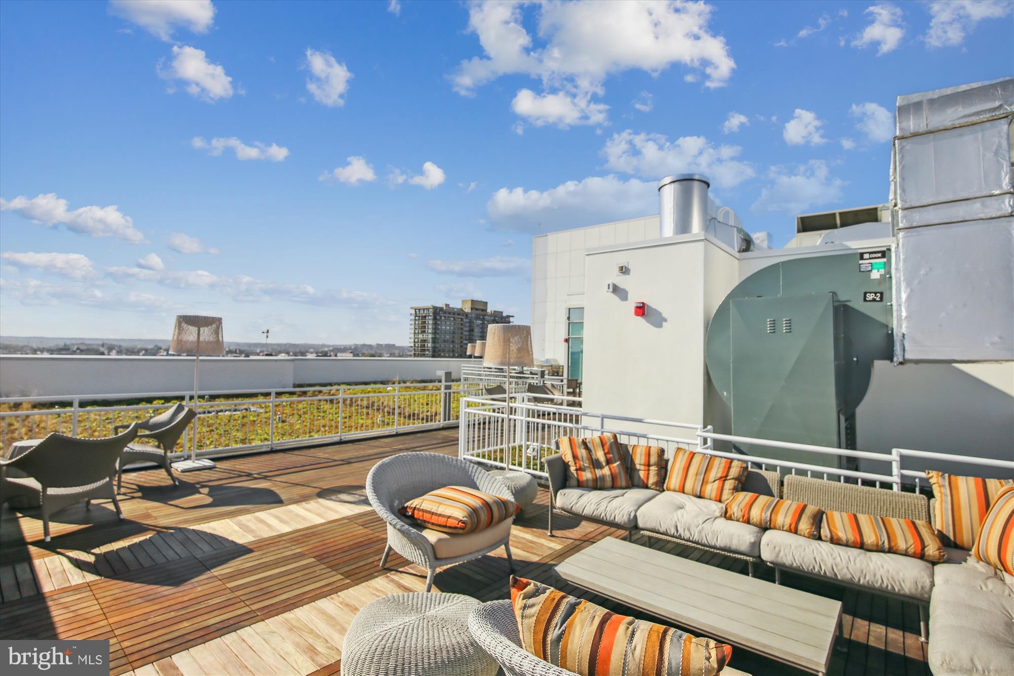 OLD TOWN NORTH - Residential