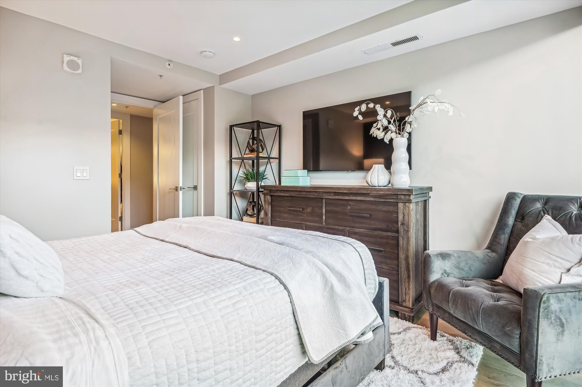 OLD TOWN NORTH - Residential