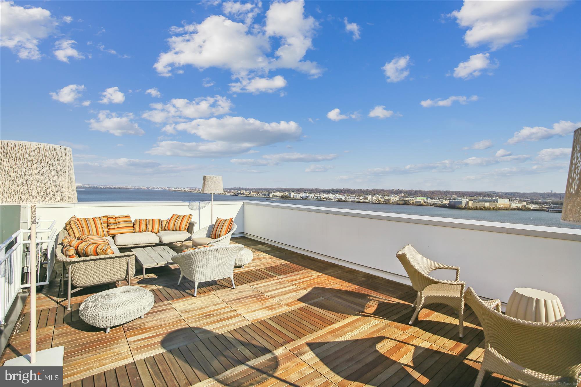 OLD TOWN NORTH - Residential