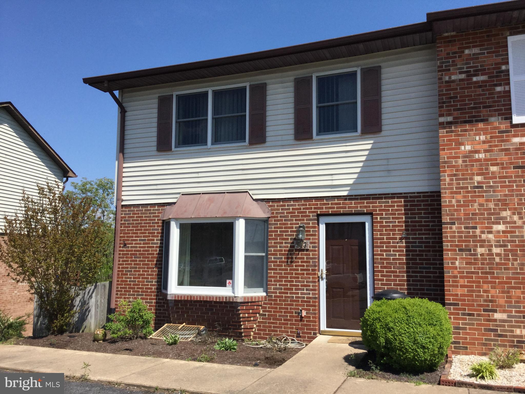 913 HILLTOP DRIVE