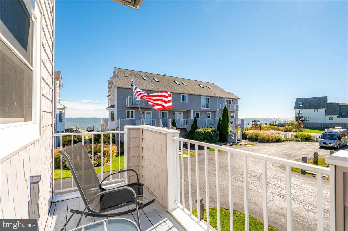 8348 BAY CREST COURT