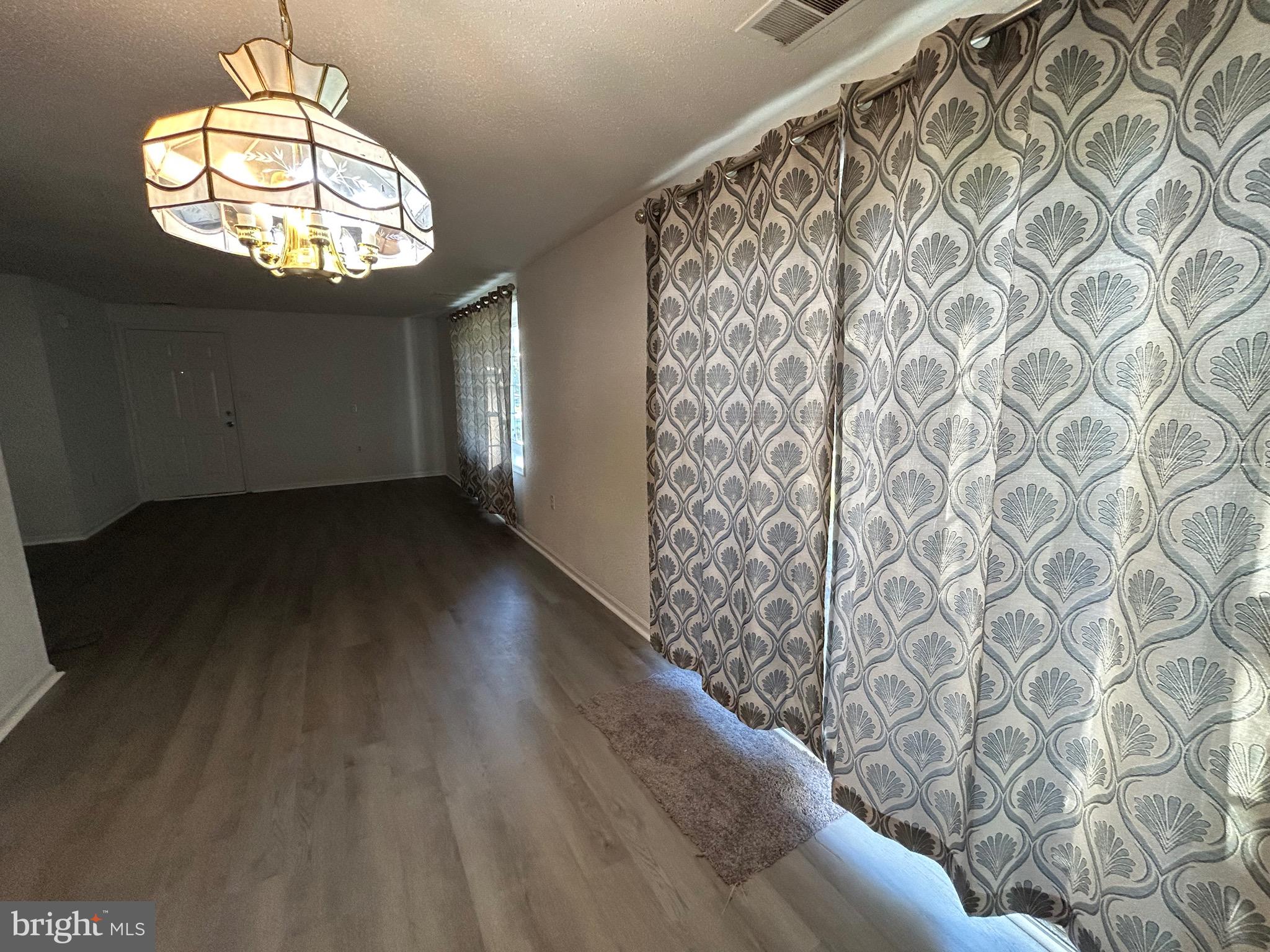 MOUNTAIN VIEW - Residential