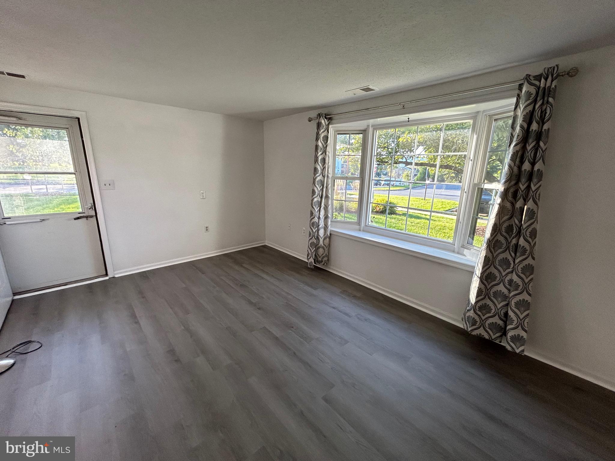 MOUNTAIN VIEW - Residential