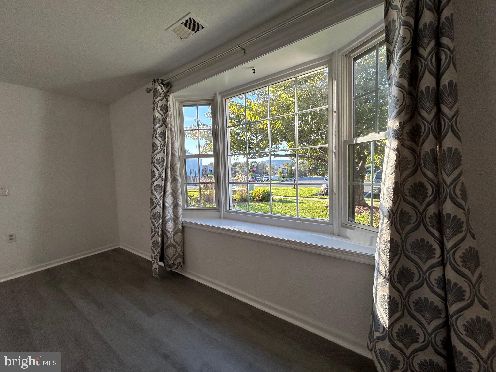 MOUNTAIN VIEW - Residential