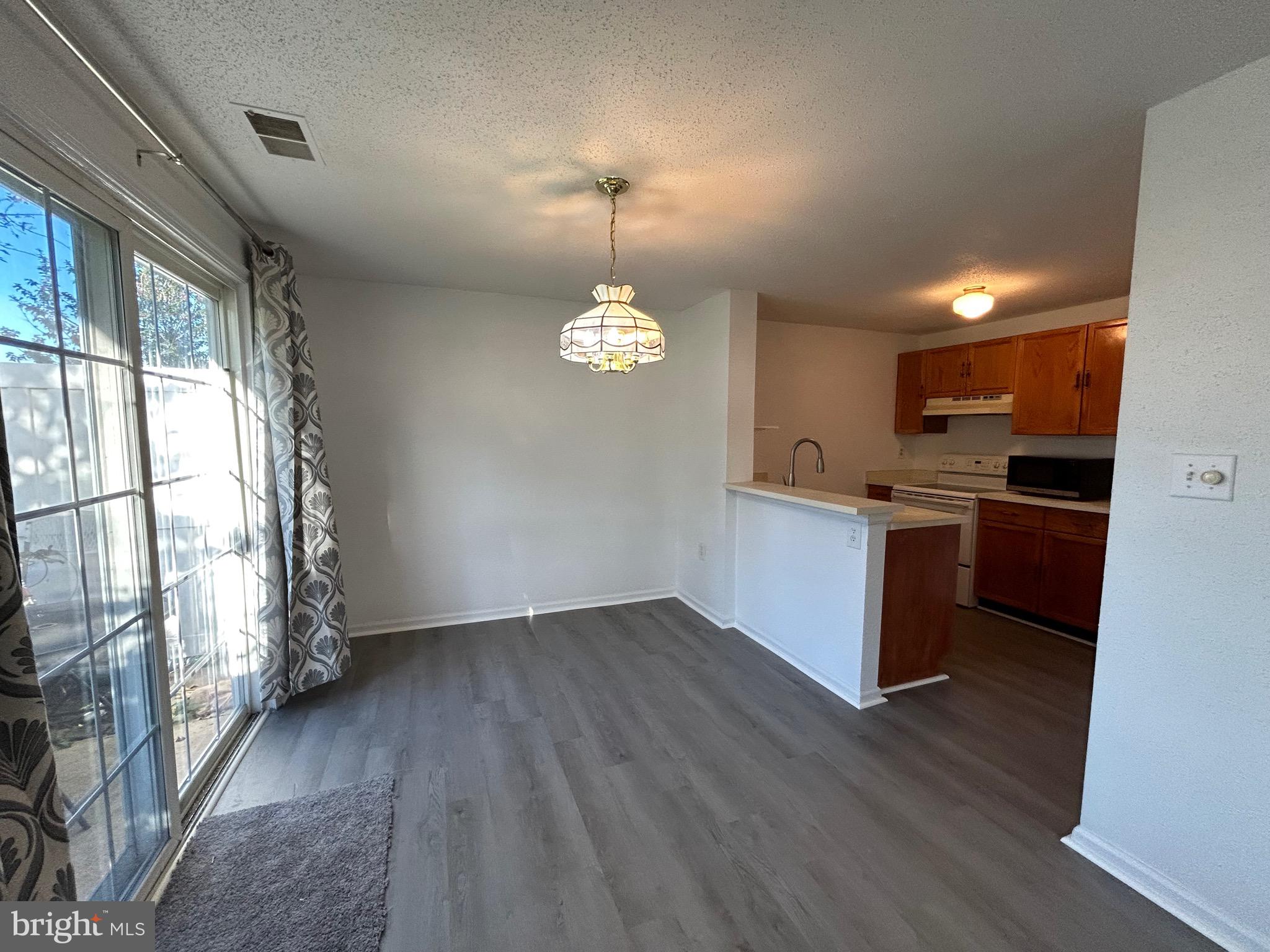 MOUNTAIN VIEW - Residential