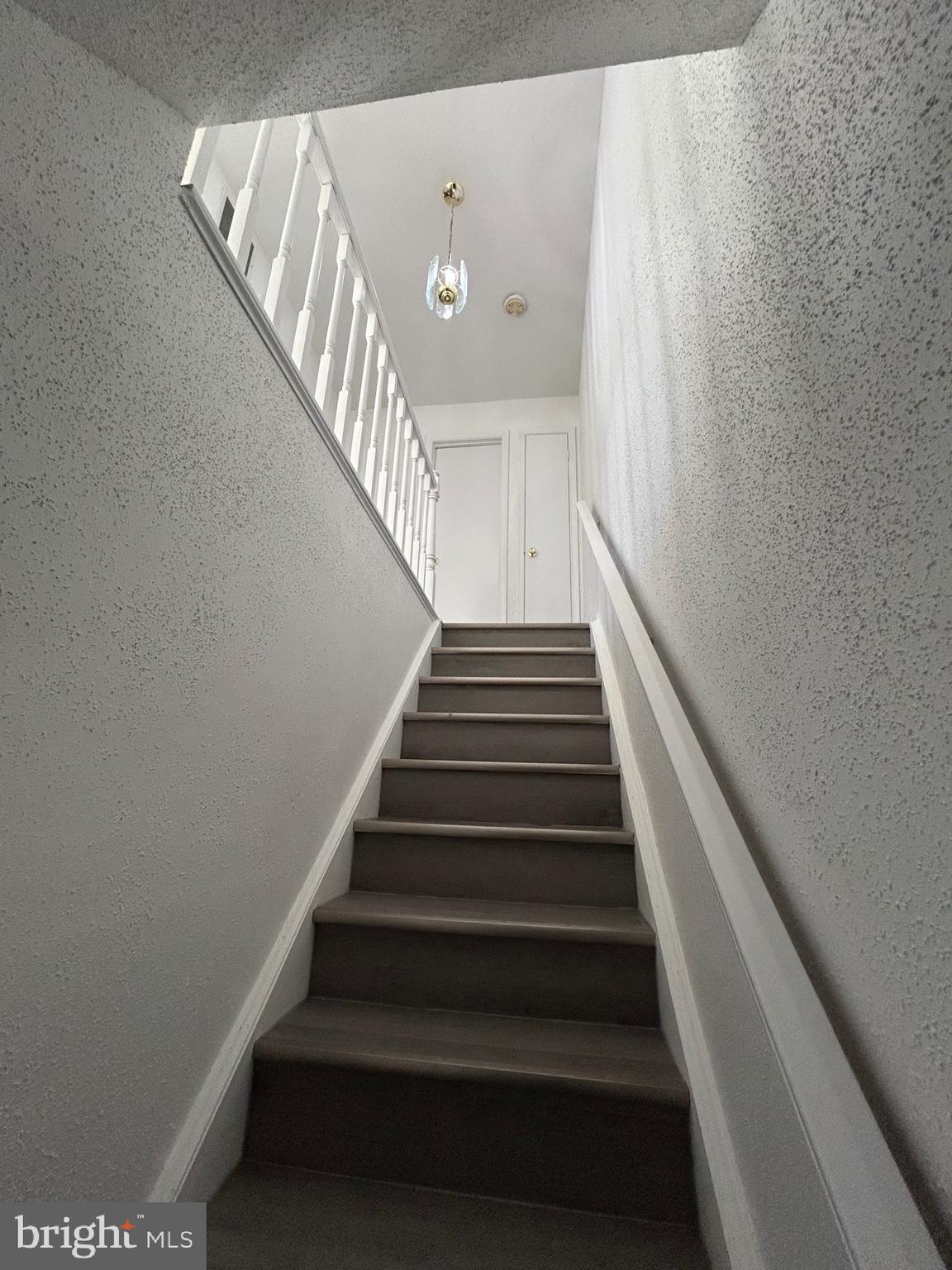 MOUNTAIN VIEW - Residential