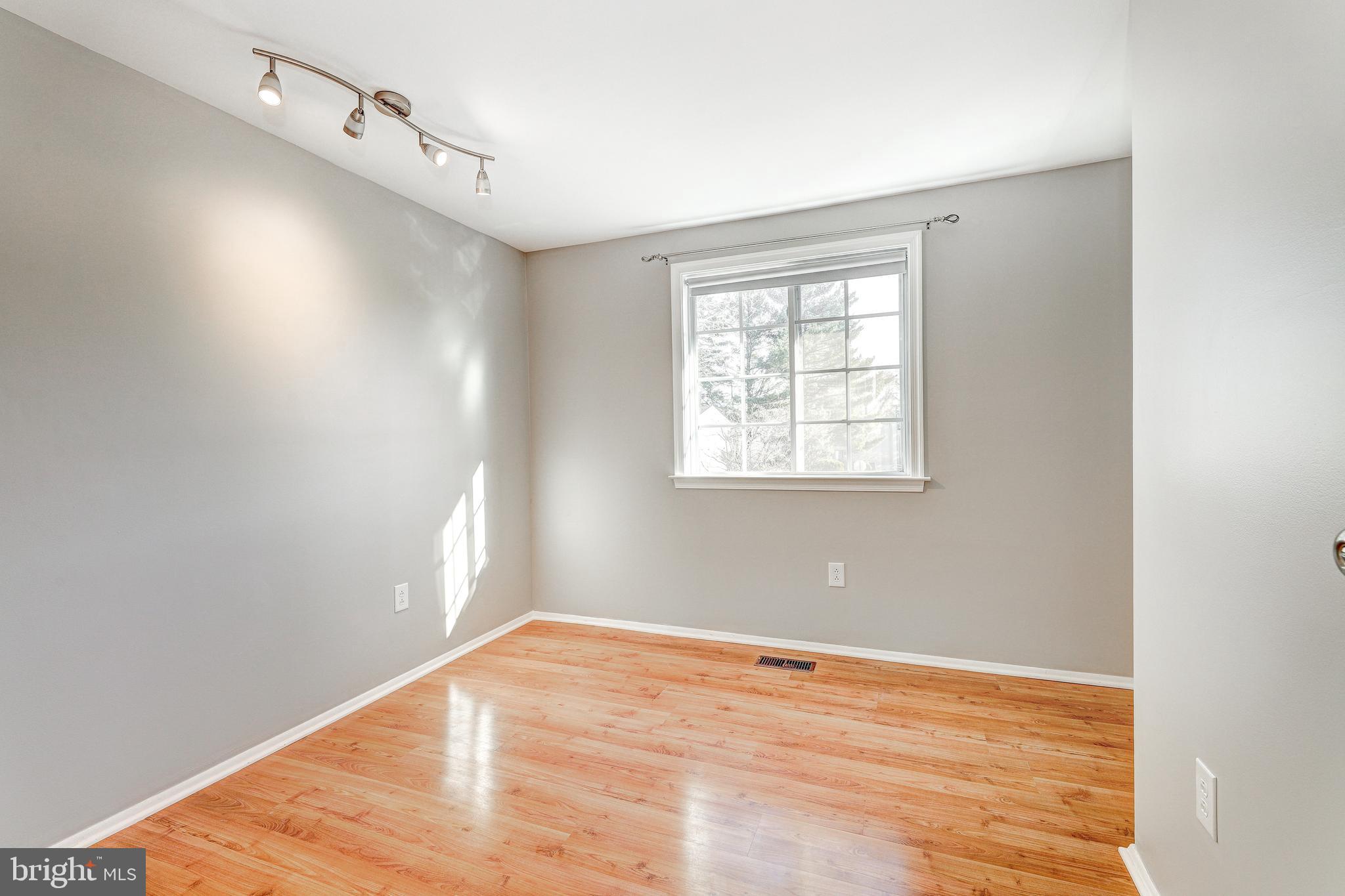 REISTERSTOWN - Residential