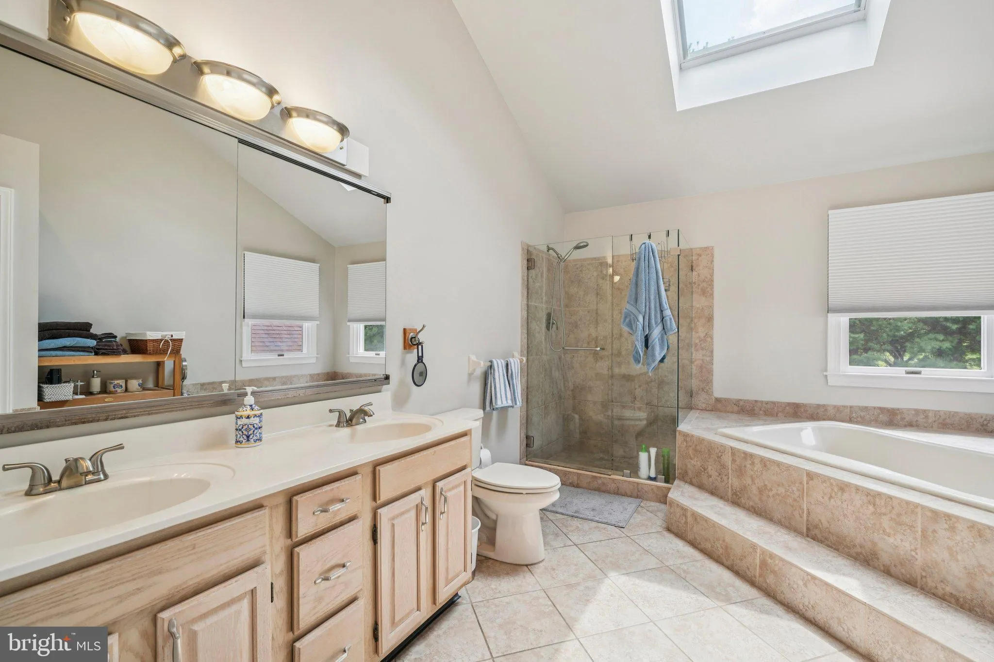 Thornton, Pennsylvania 19373, United States, 4 Bedrooms Bedrooms, ,4 BathroomsBathrooms,Residential,Active,173989