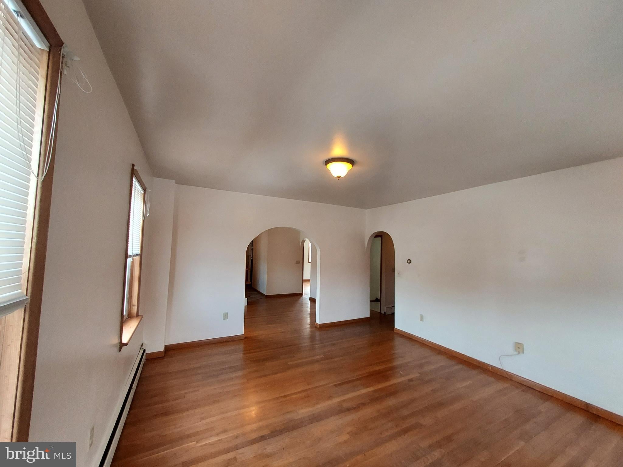 213 B LINCOLN WAY W