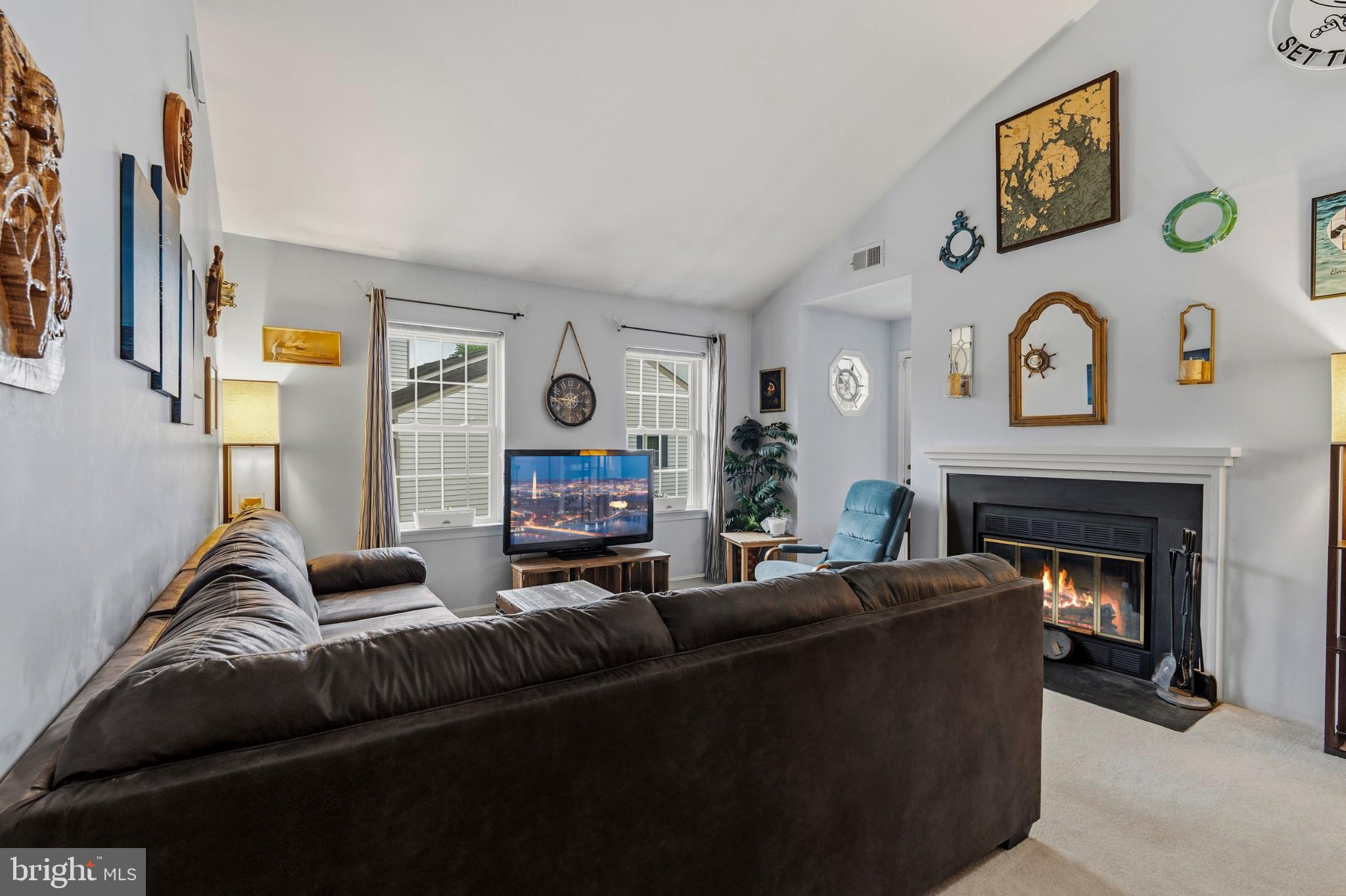 6043 ESSEX HOUSE SQUARE B