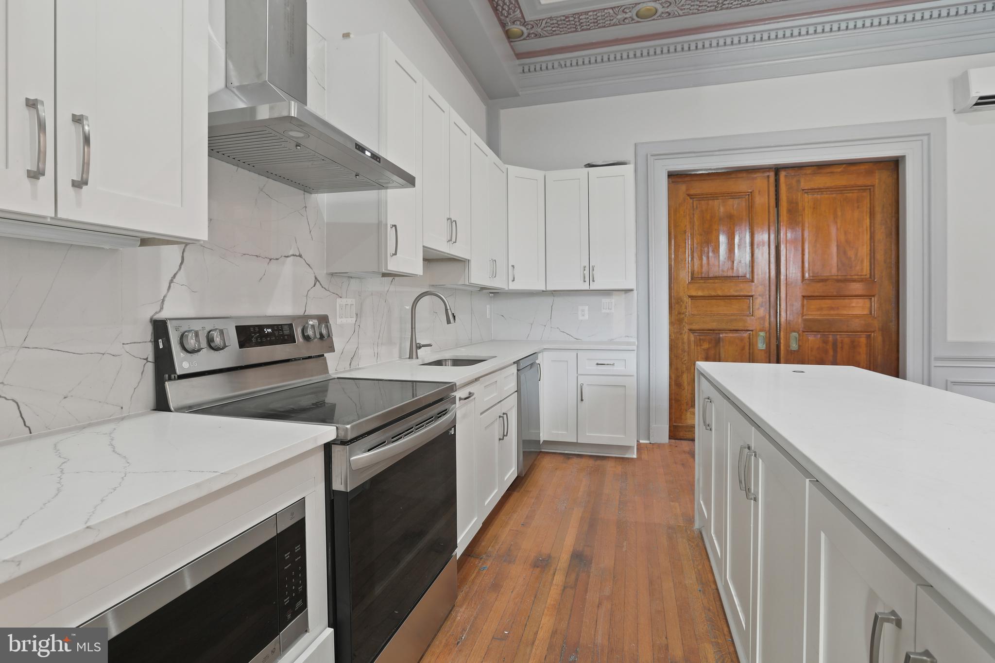 MOUNT VERNON PLACE HISTORIC DISTRICT - Residential Lease