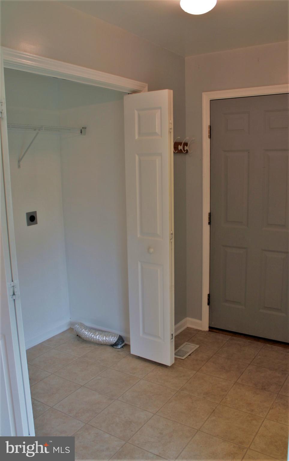 MAUGANSVILLE - Residential Lease