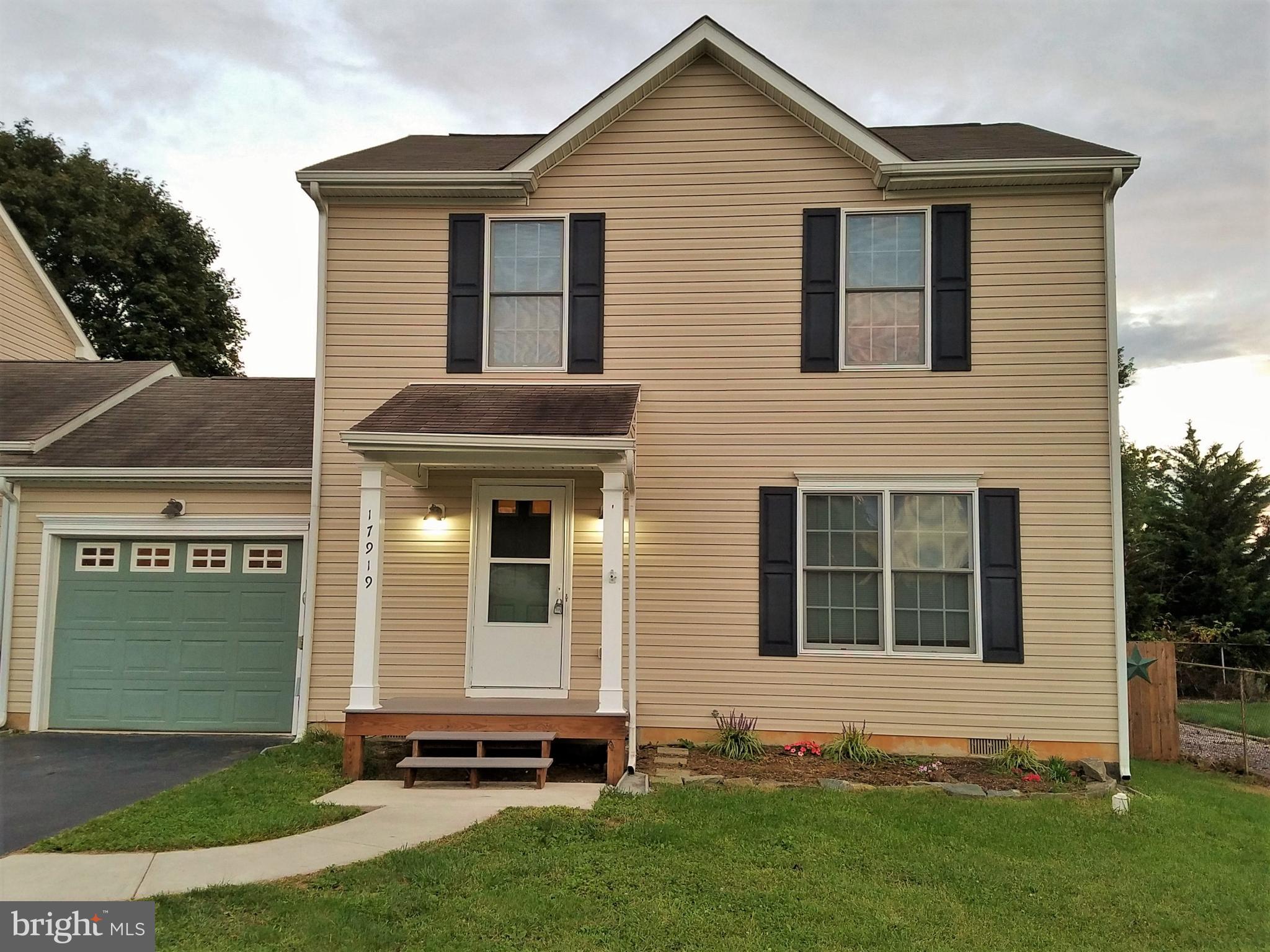 MAUGANSVILLE - Residential Lease