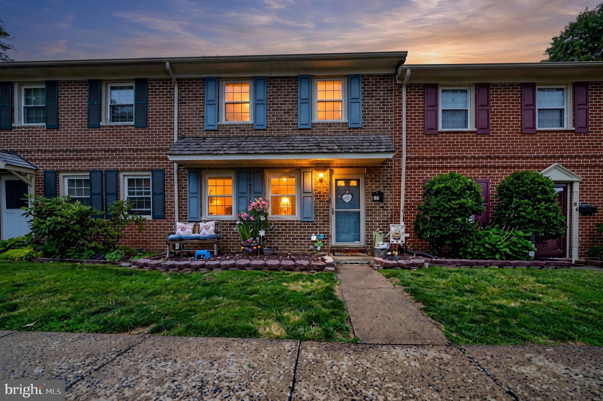 85 STONEGATE VILLAGE
