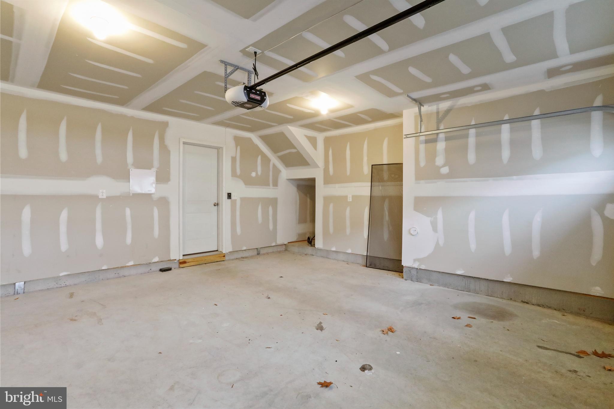 TALLYN RIDGE - Residential