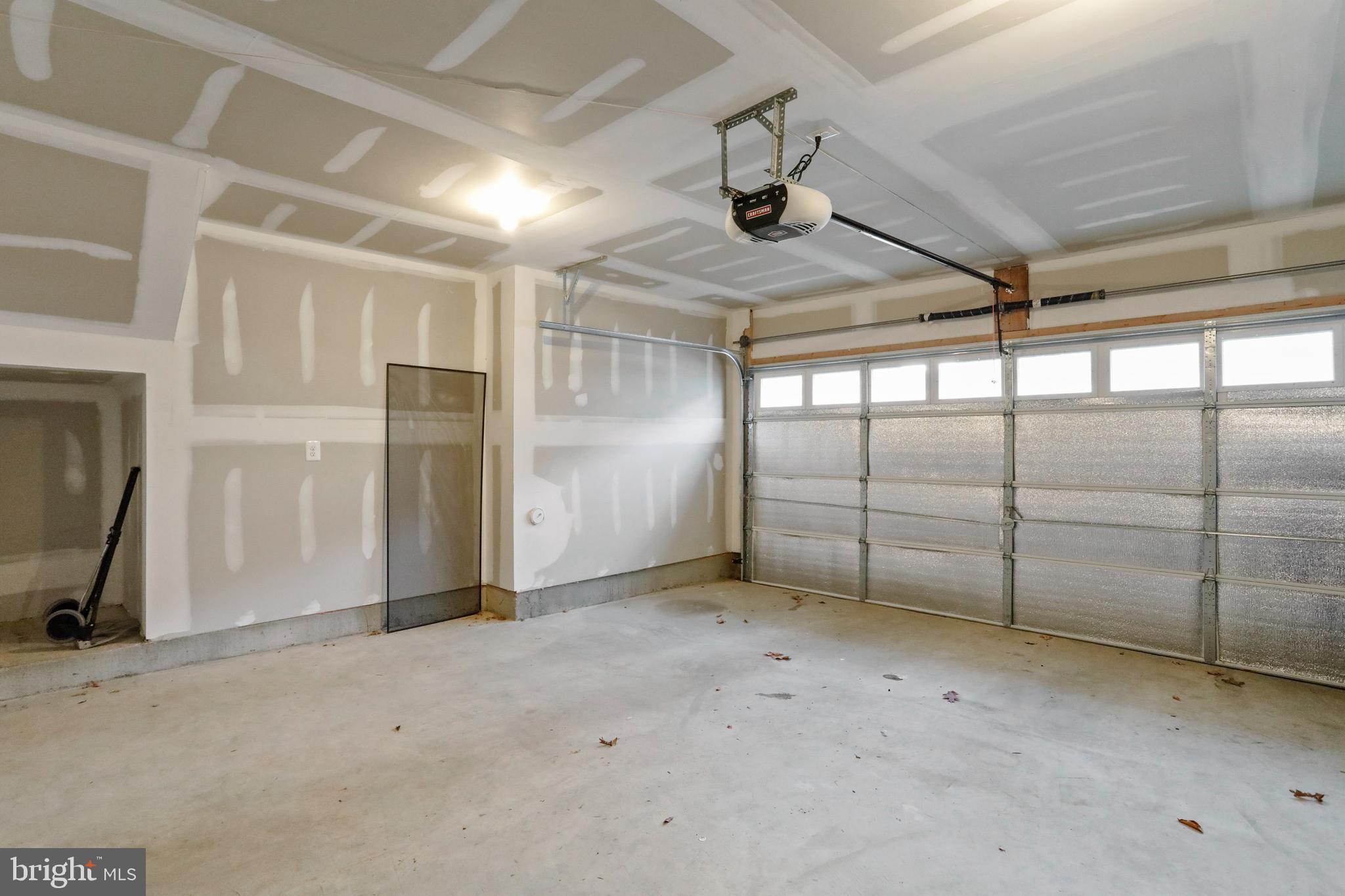 TALLYN RIDGE - Residential