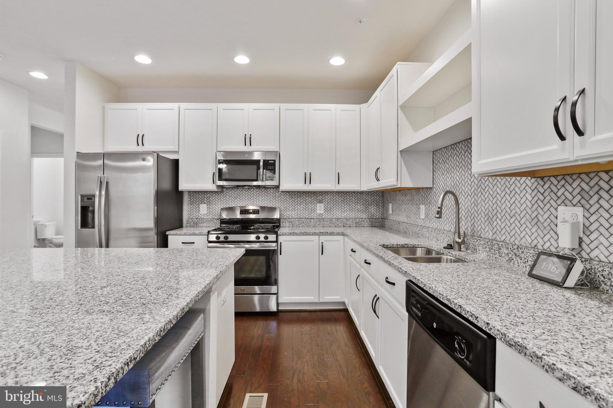 TALLYN RIDGE - Residential