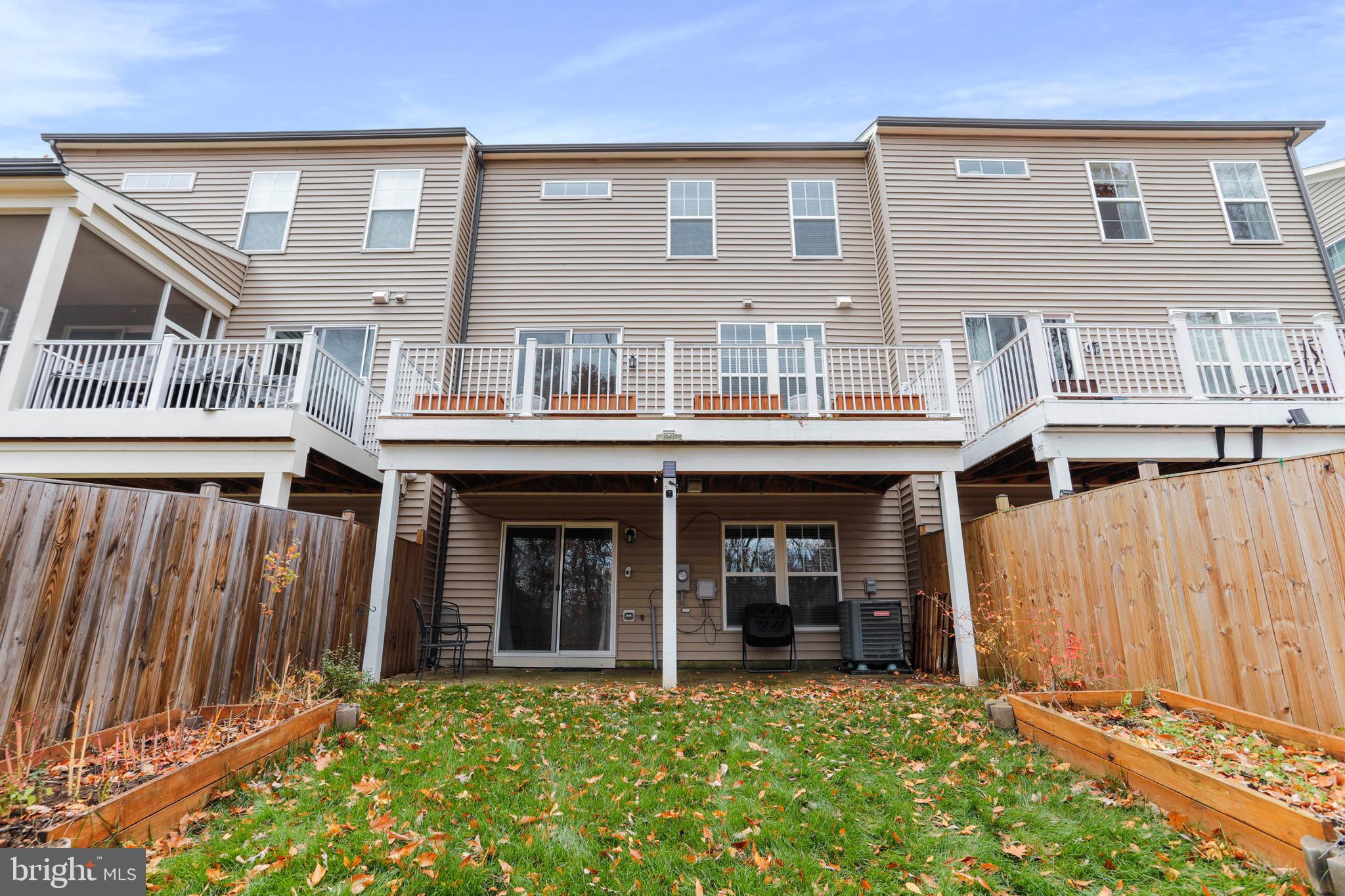 TALLYN RIDGE - Residential