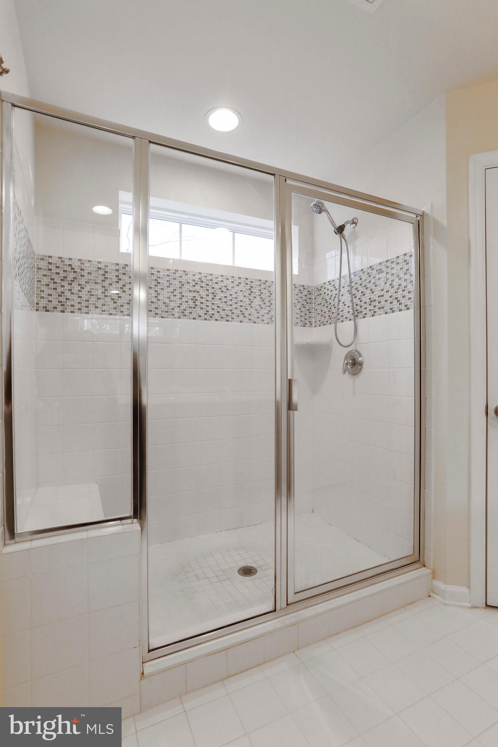 TALLYN RIDGE - Residential