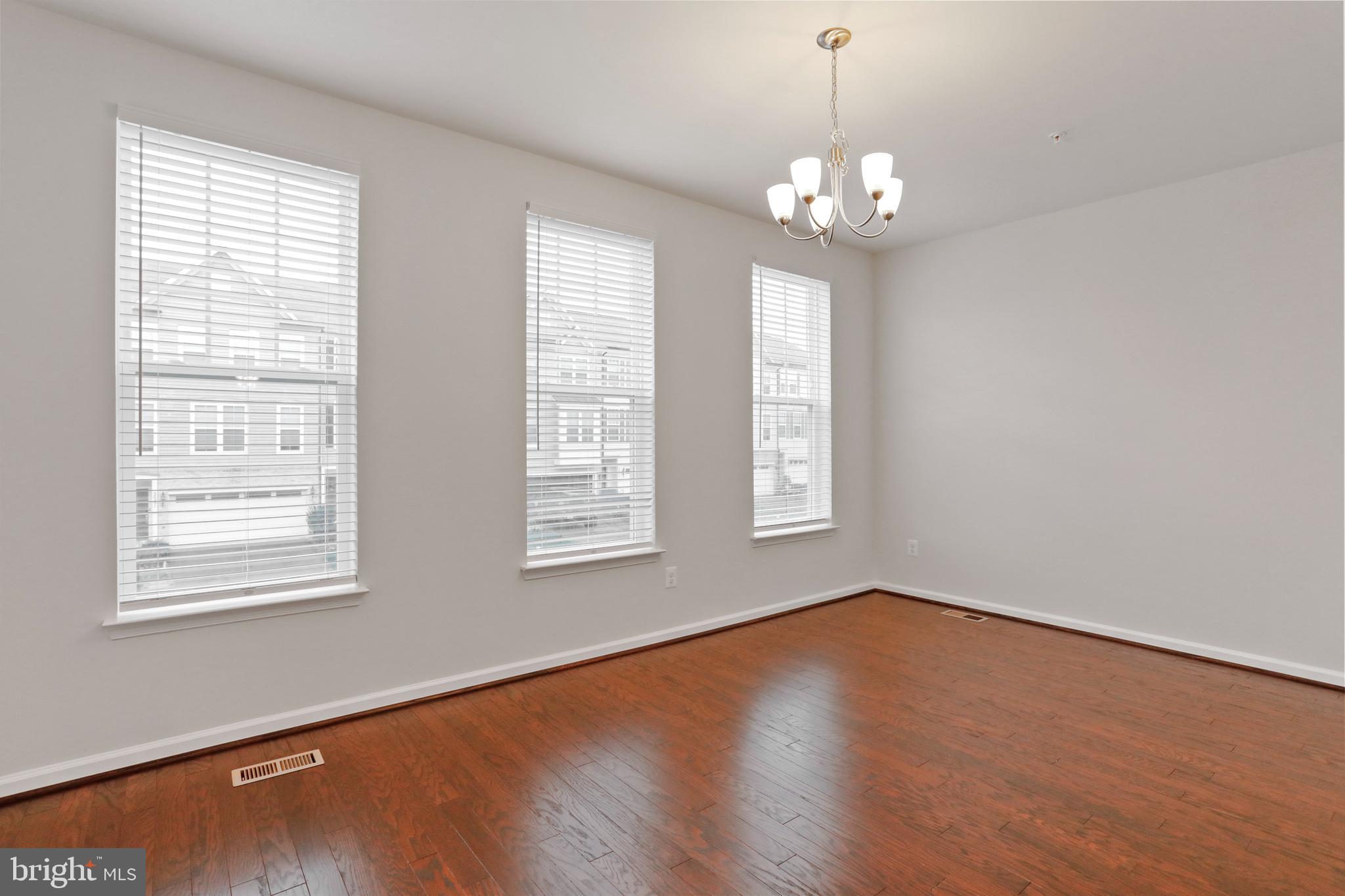 TALLYN RIDGE - Residential