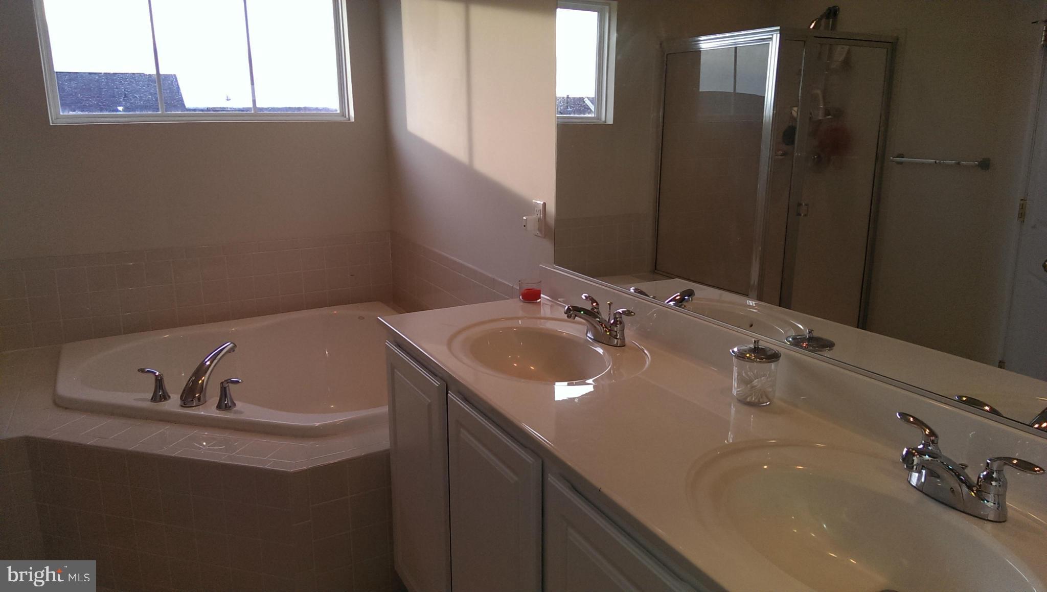 PEMBROOKE - Residential