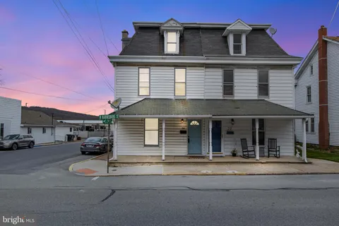 24 W Harrisburg Street, Dillsburg, PA 17019 - MLS#: PAYK2080008