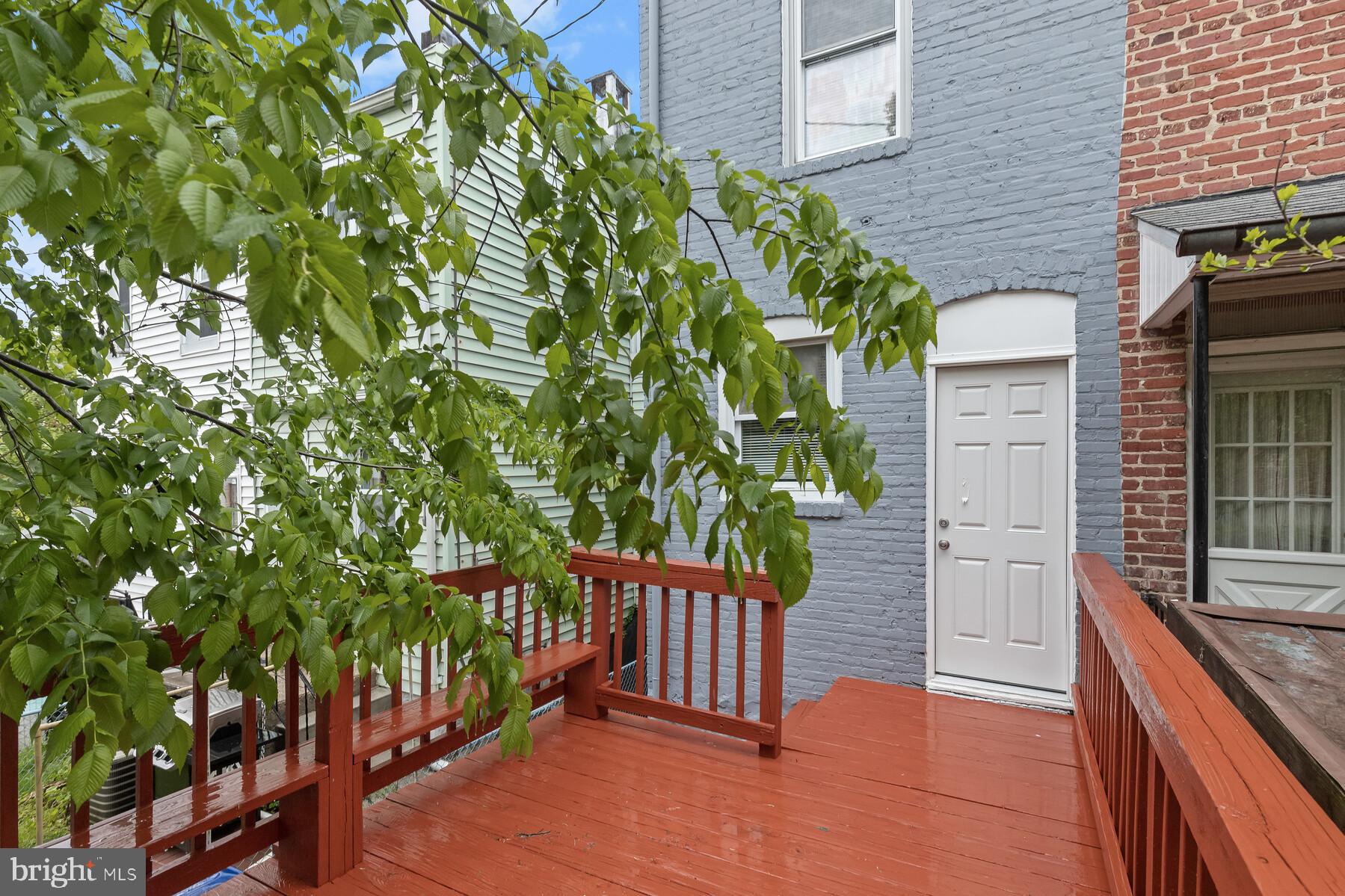 MEDFIELD - Residential