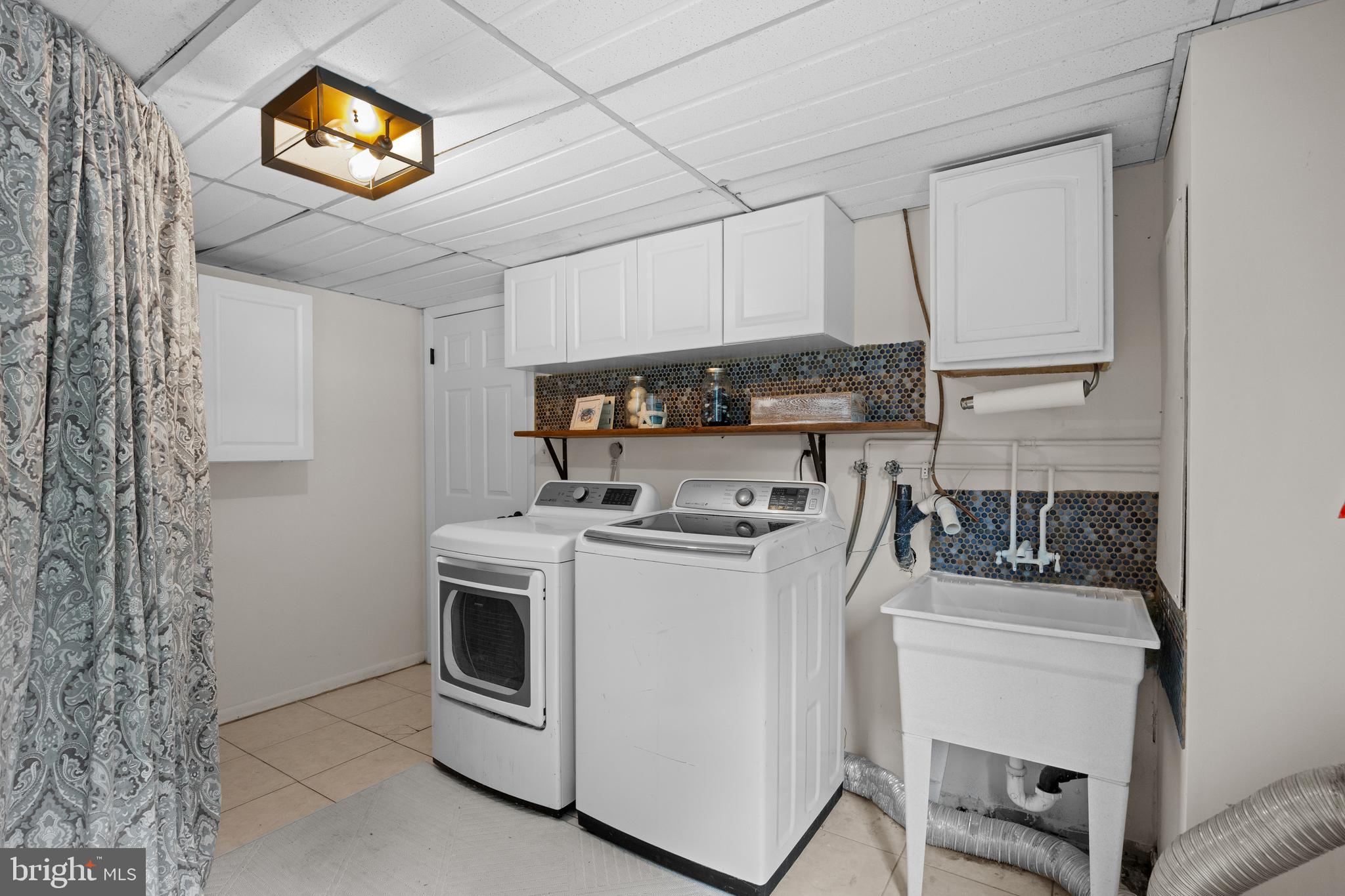 GWENLEE ESTATES - Residential